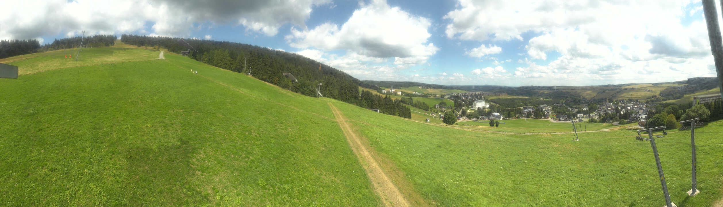 Archiv Foto Webcam Oberwiesenthal - Blick auf Skihang und Ort