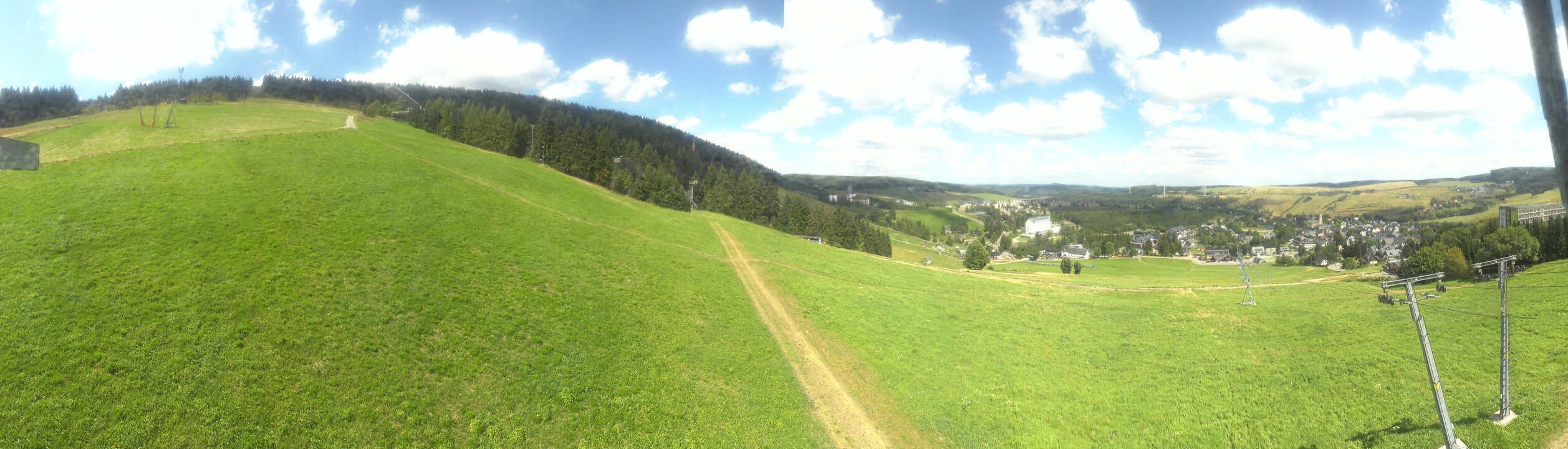 Archiv Foto Webcam Oberwiesenthal - Blick auf Skihang und Ort