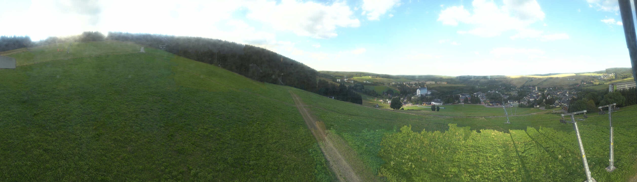 Archiv Foto Webcam Oberwiesenthal - Blick auf Skihang und Ort