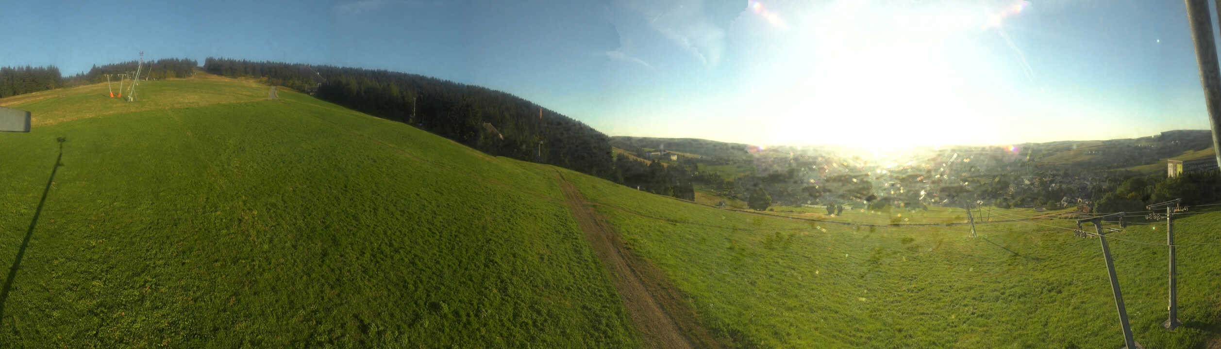 Archiv Foto Webcam Oberwiesenthal - Blick auf Skihang und Ort