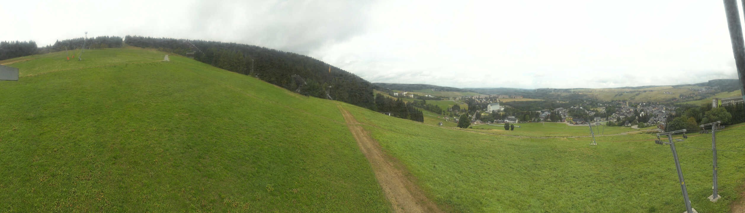 Archiv Foto Webcam Oberwiesenthal - Blick auf Skihang und Ort