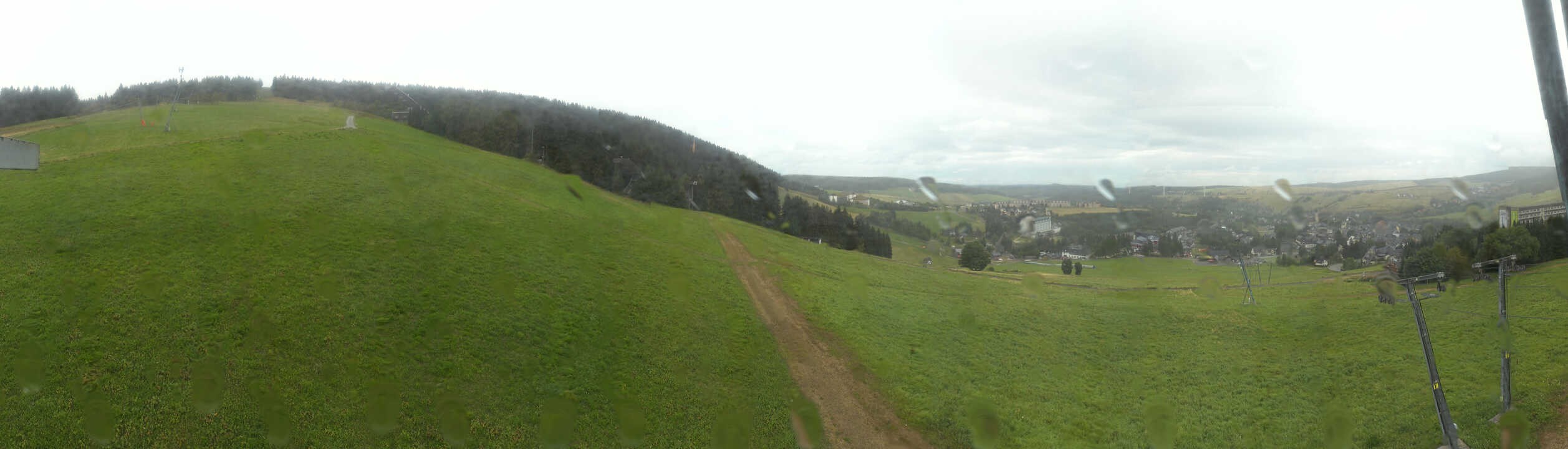 Archiv Foto Webcam Oberwiesenthal - Blick auf Skihang und Ort