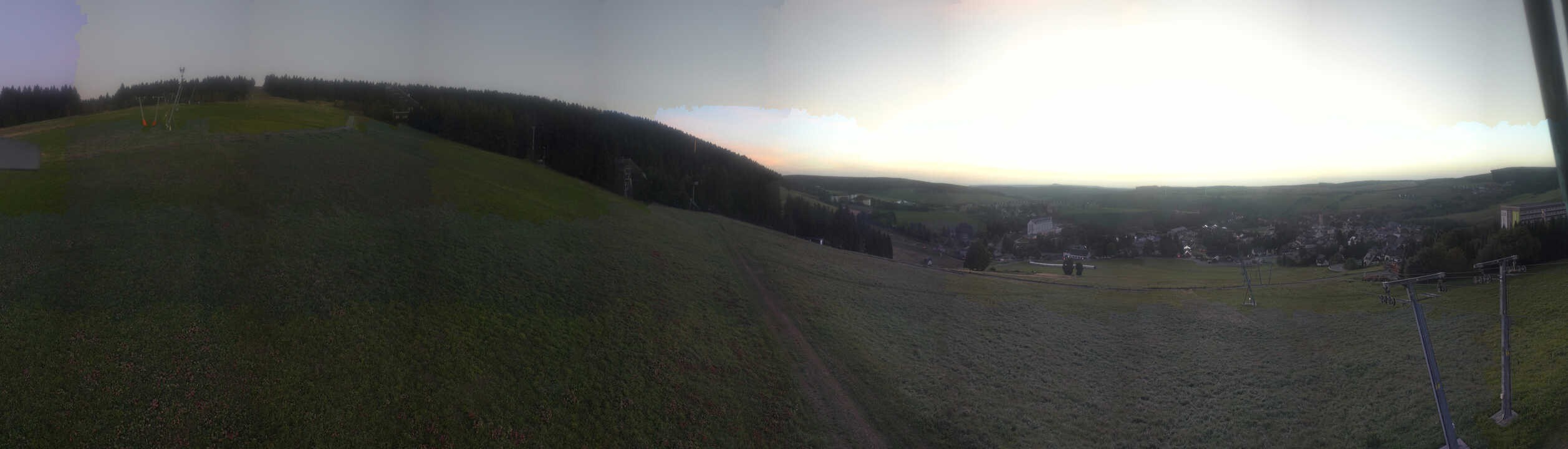 Archiv Foto Webcam Oberwiesenthal - Blick auf Skihang und Ort