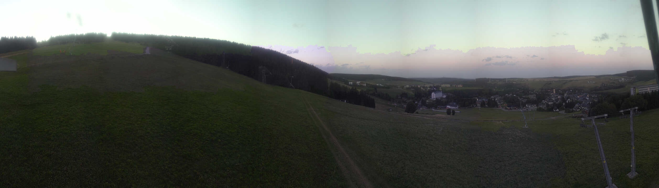 Archiv Foto Webcam Oberwiesenthal - Blick auf Skihang und Ort