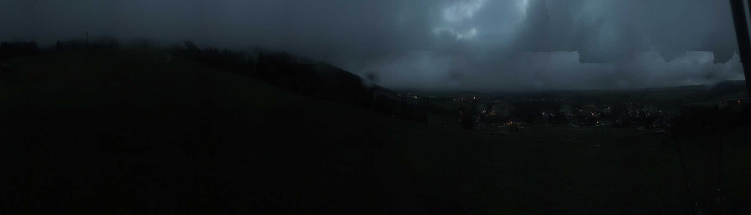 Archiv Foto Webcam Oberwiesenthal - Blick auf Skihang und Ort