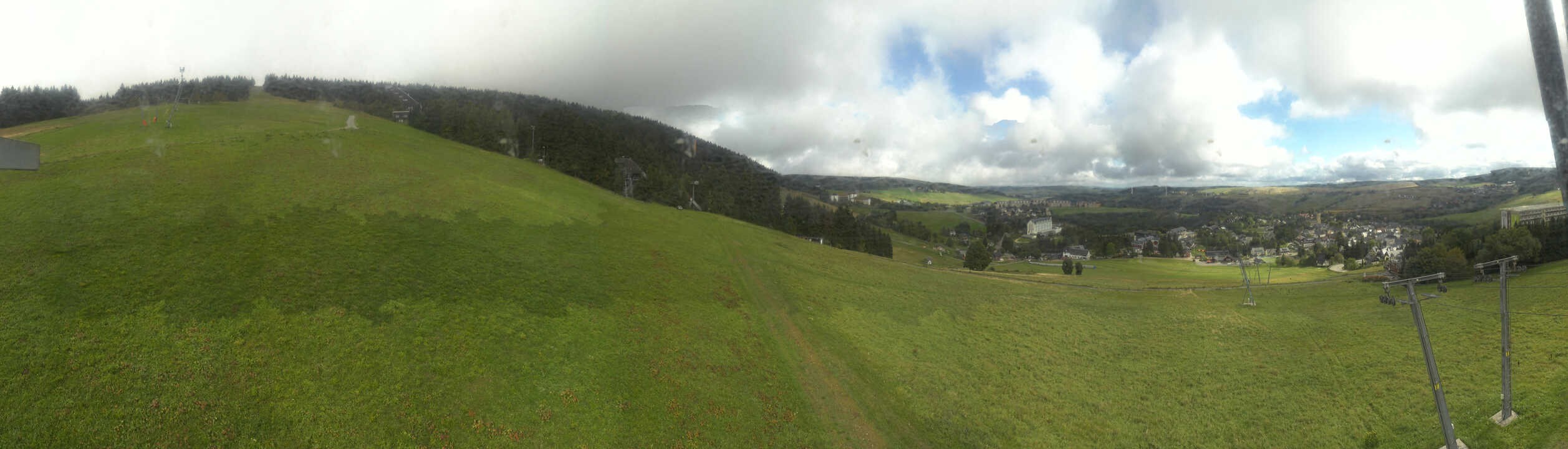 Archiv Foto Webcam Oberwiesenthal - Blick auf Skihang und Ort