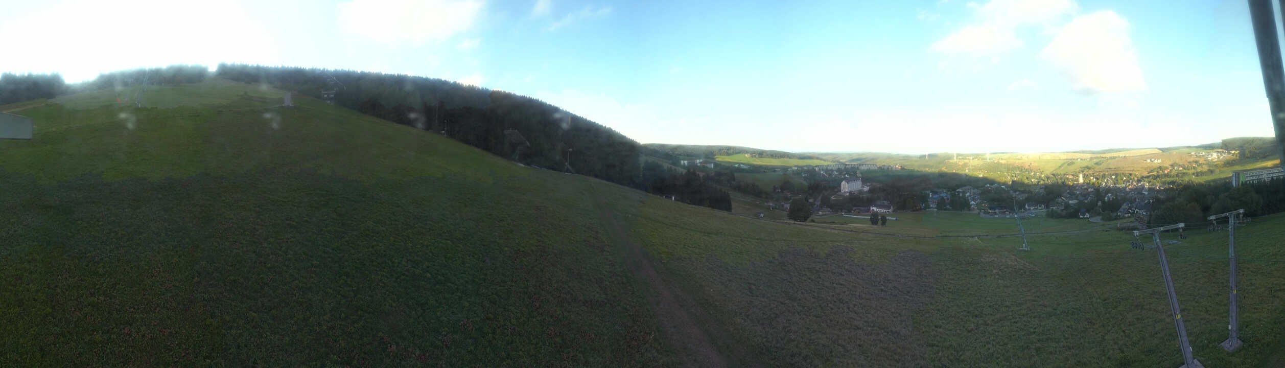 Archiv Foto Webcam Oberwiesenthal - Blick auf Skihang und Ort
