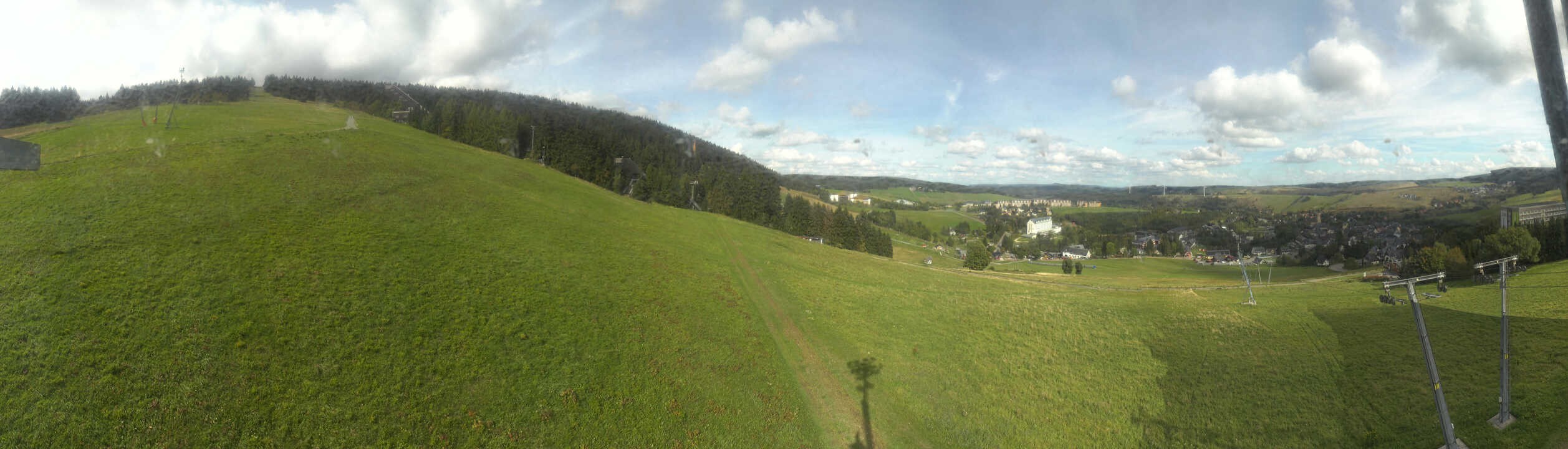 Archiv Foto Webcam Oberwiesenthal - Blick auf Skihang und Ort