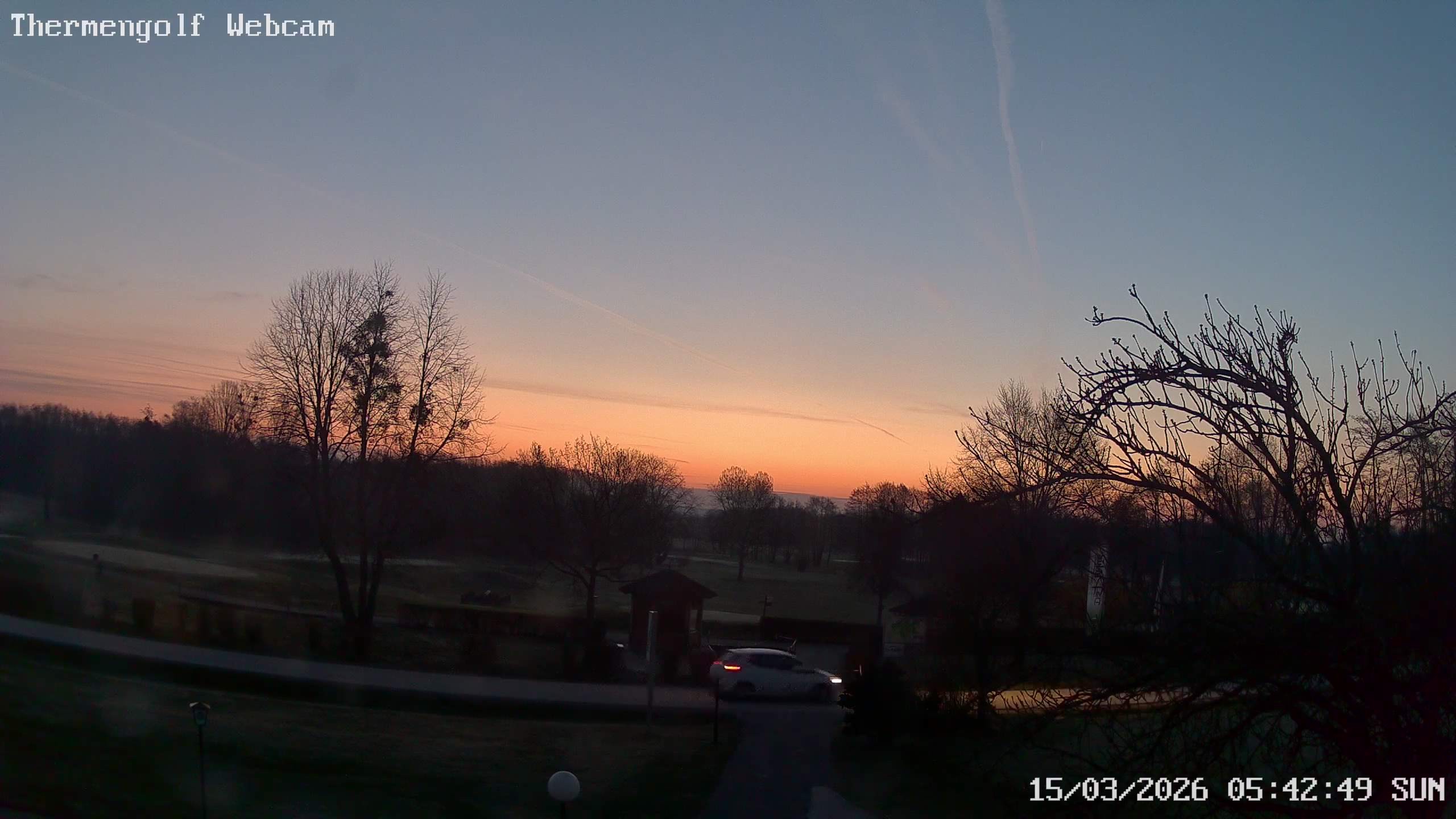 Archived image Webcam Loipersdorf: View Golf Course