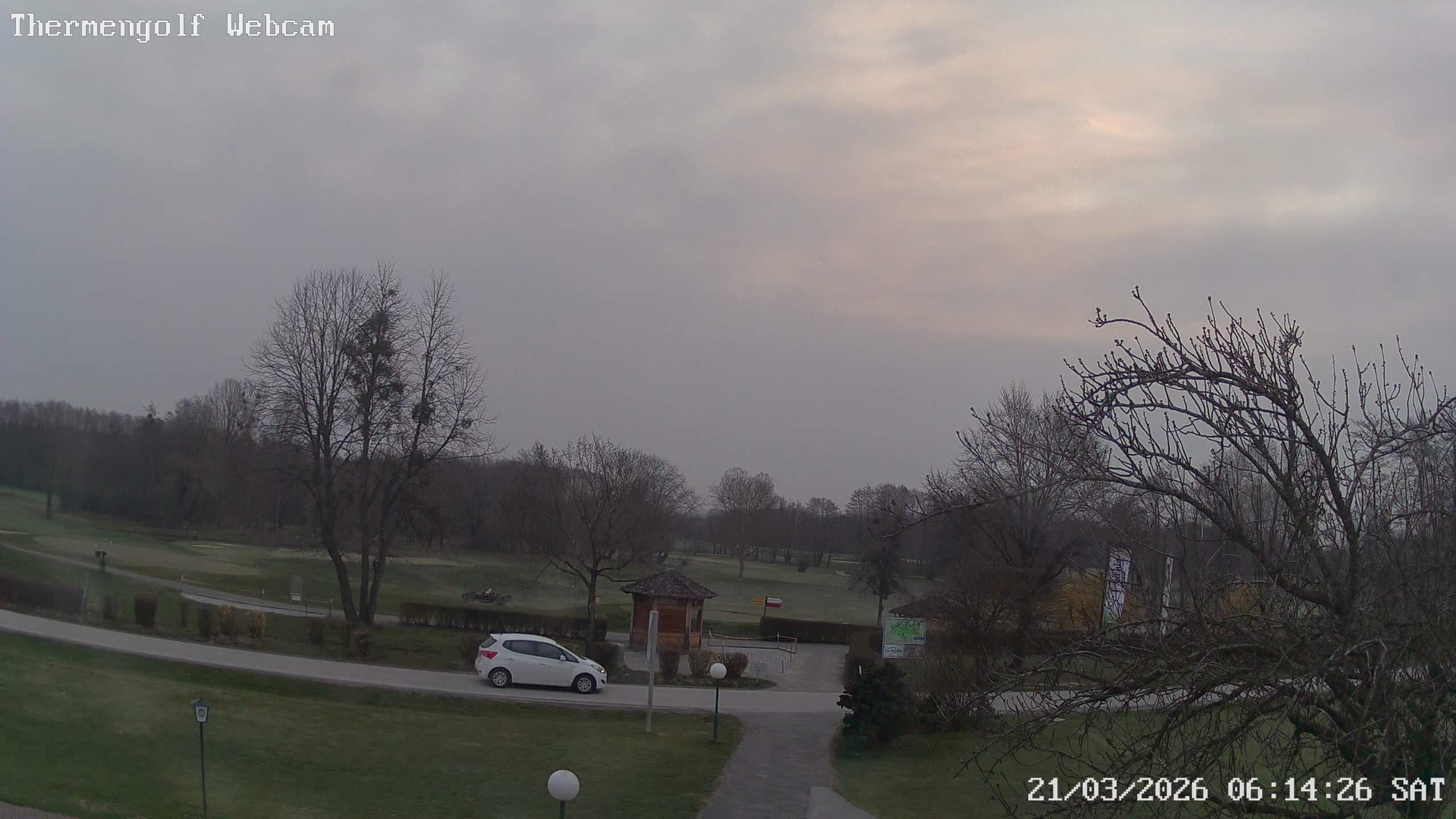 Archived image Webcam Loipersdorf: View Golf Course