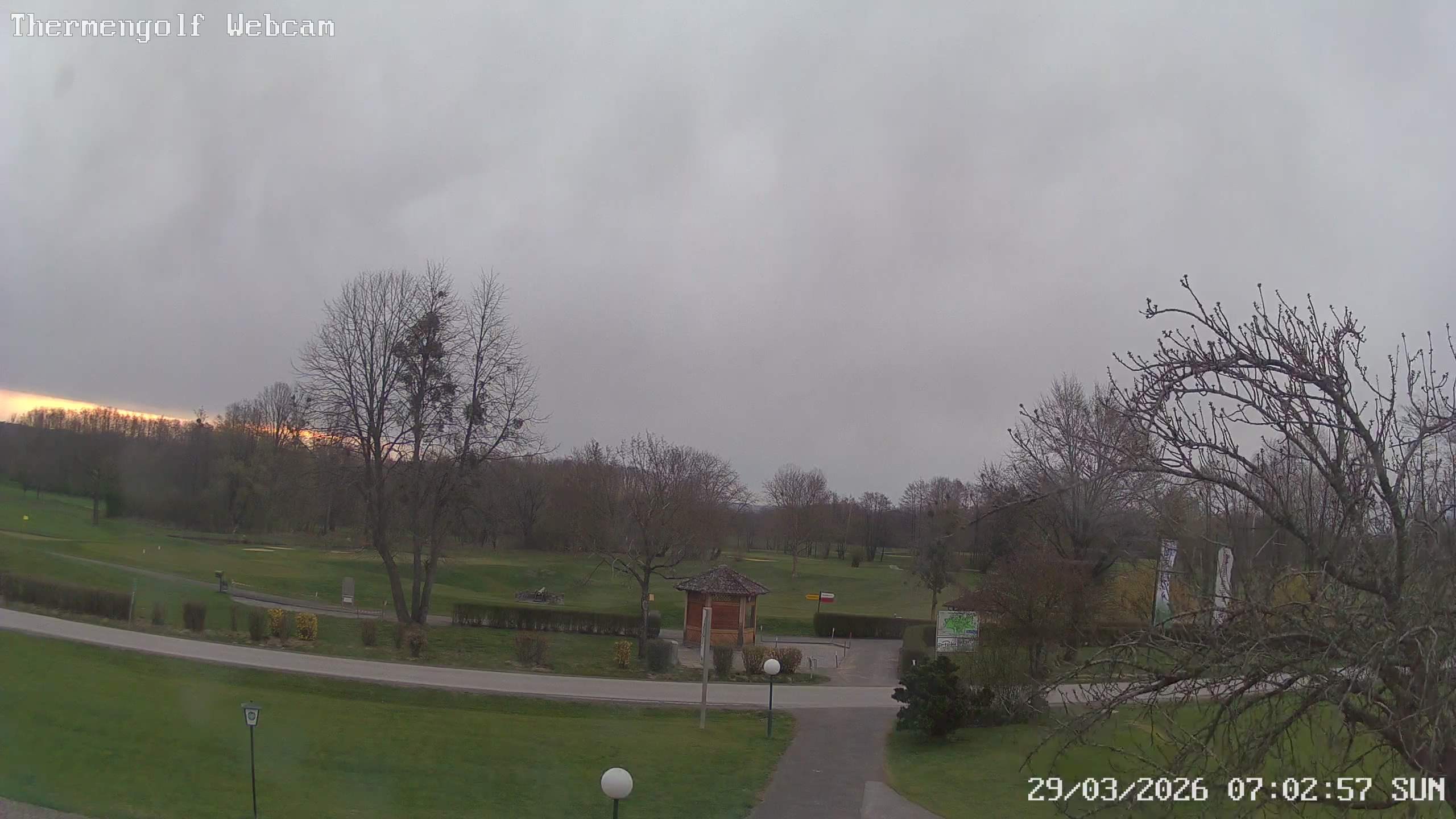 Archived image Webcam Loipersdorf: View Golf Course