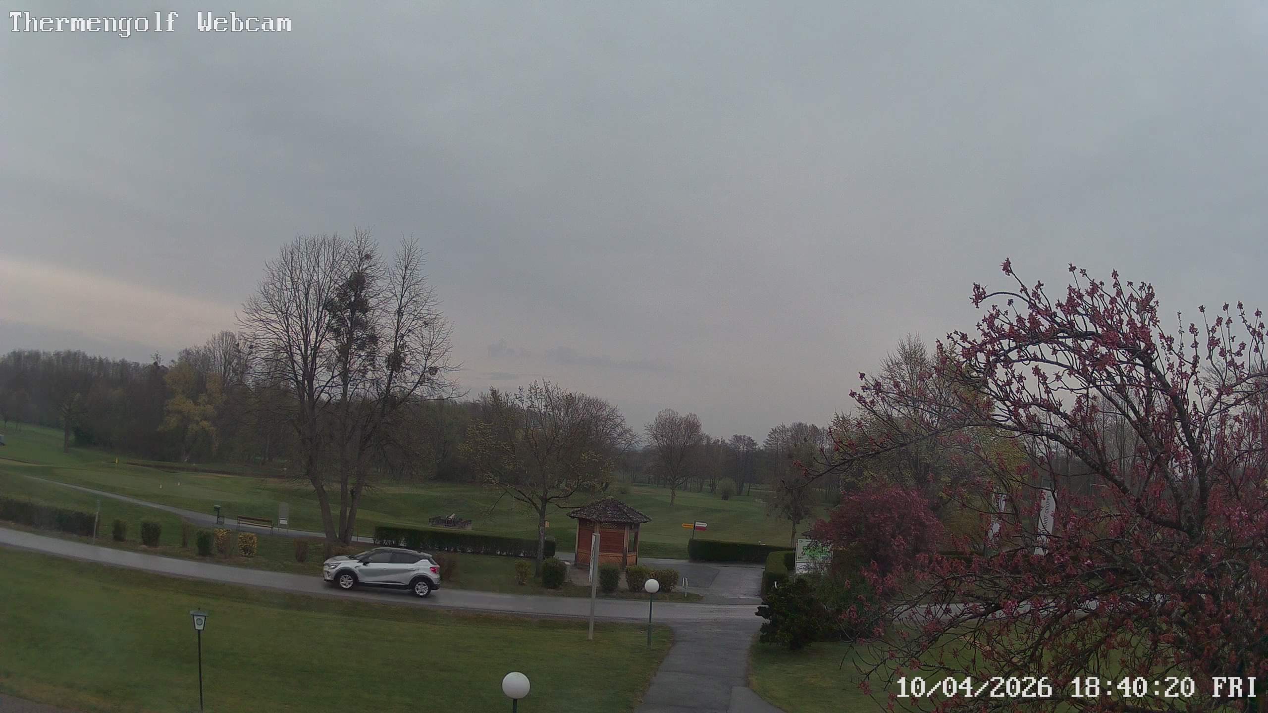 Archived image Webcam Loipersdorf: View Golf Course