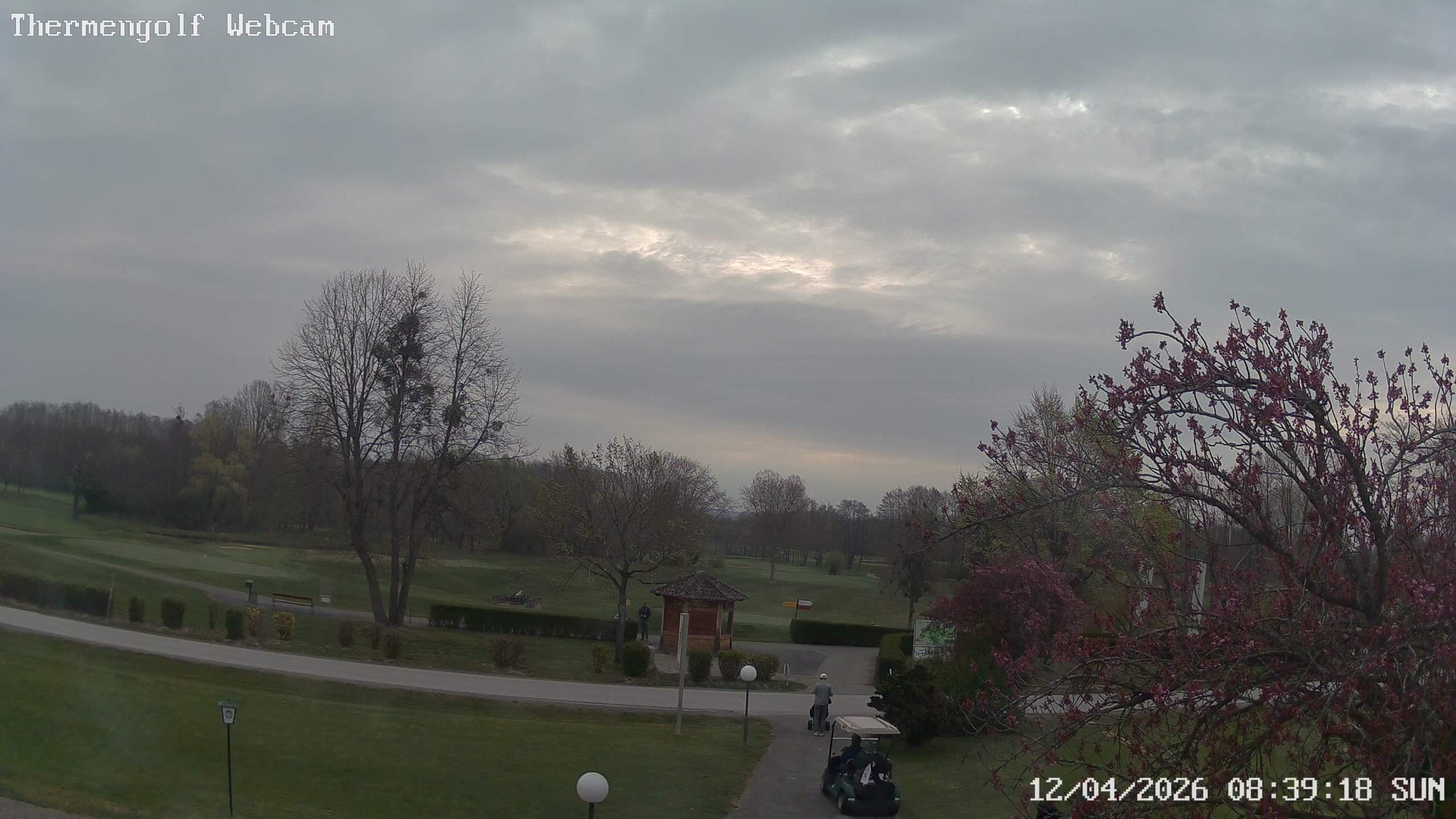 Archived image Webcam Loipersdorf: View Golf Course