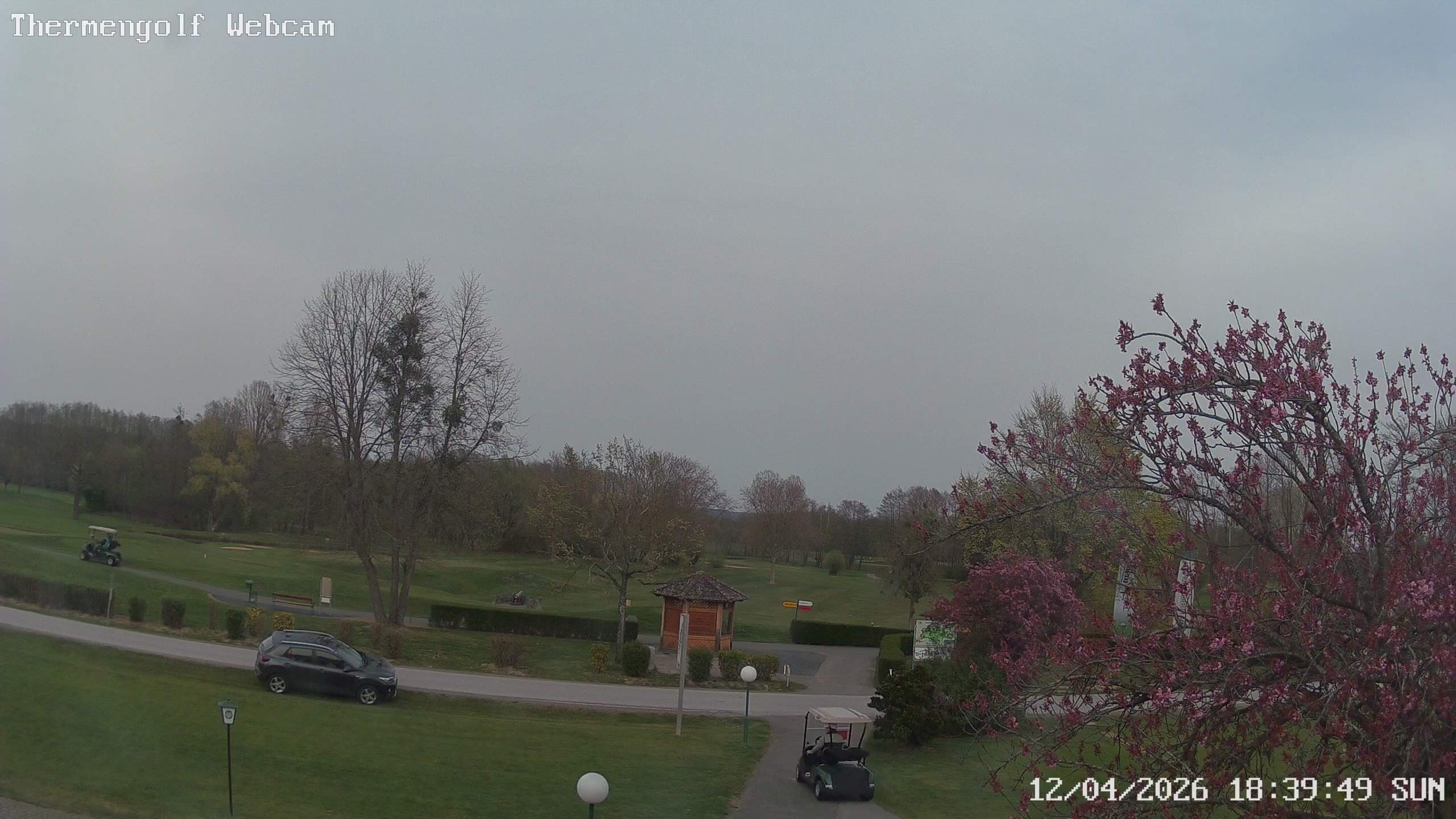 Archived image Webcam Loipersdorf: View Golf Course