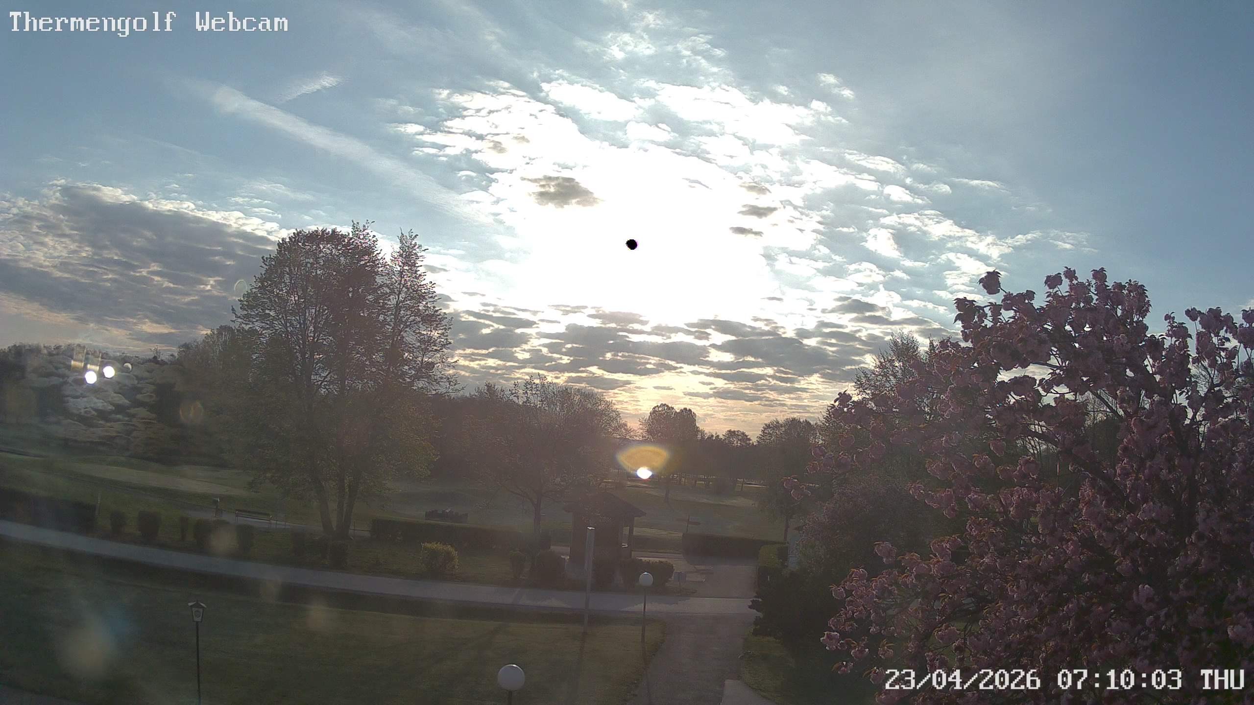 Archived image Webcam Loipersdorf: View Golf Course