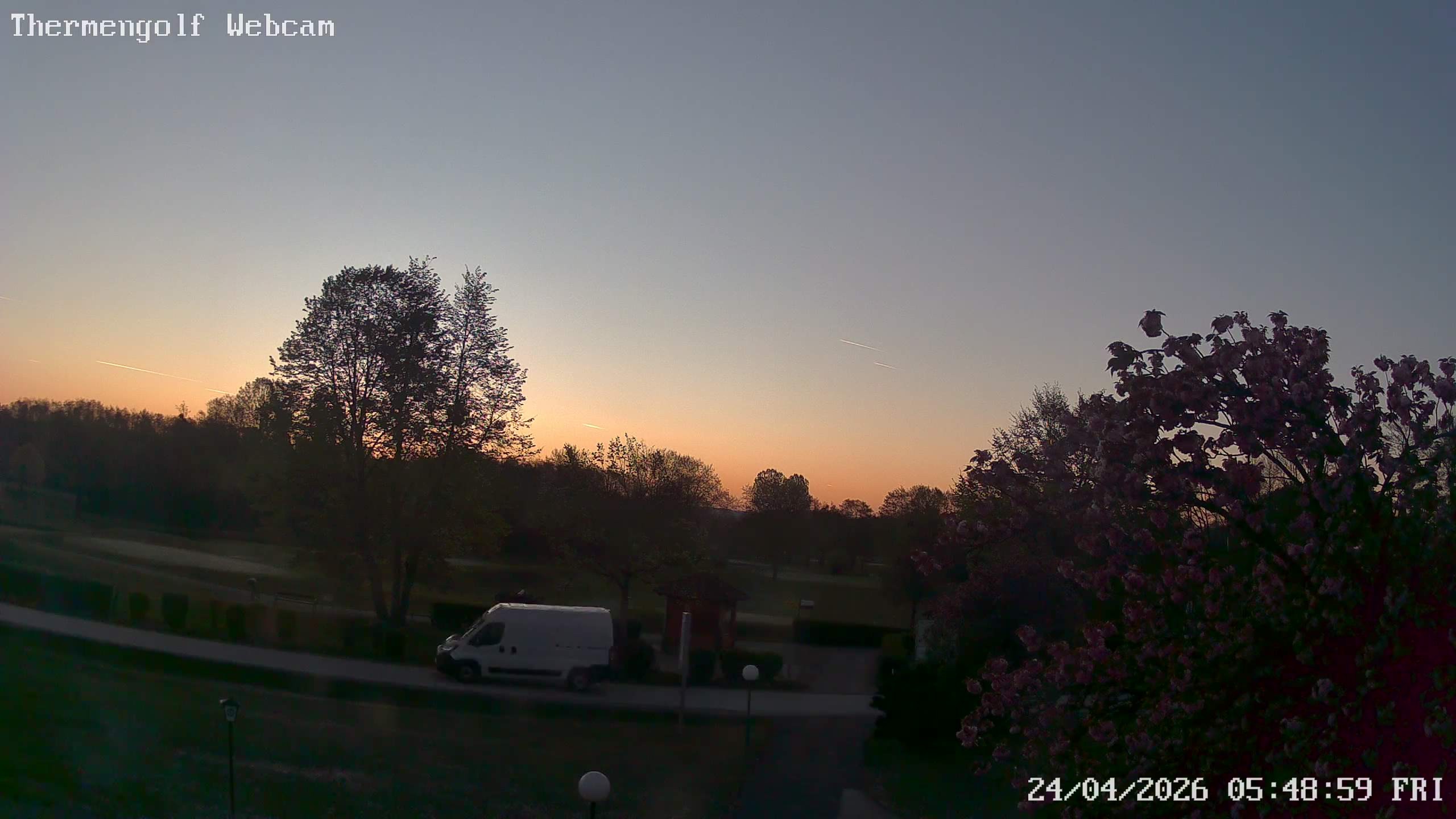 Archived image Webcam Loipersdorf: View Golf Course