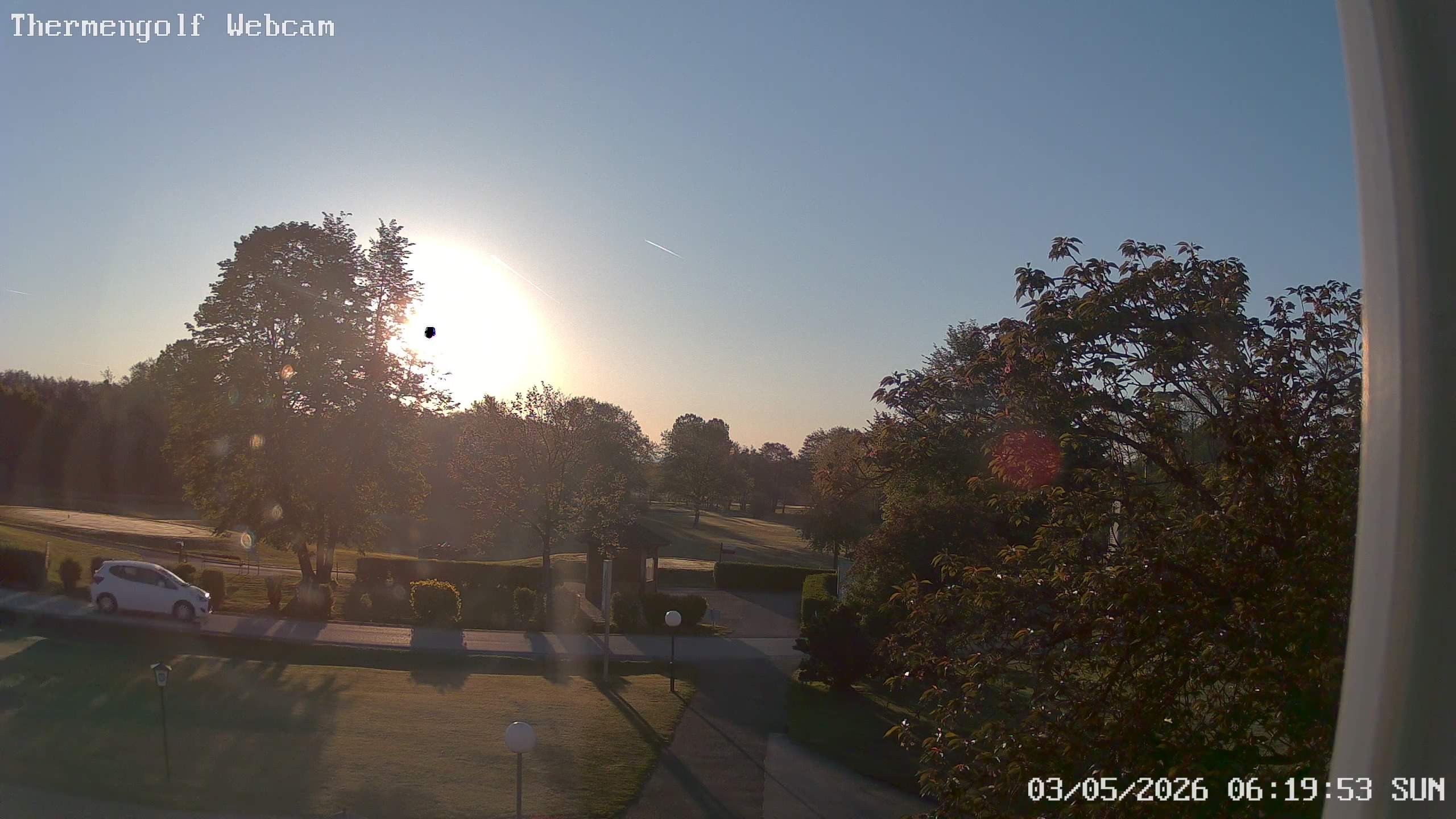 Archived image Webcam Loipersdorf: View Golf Course