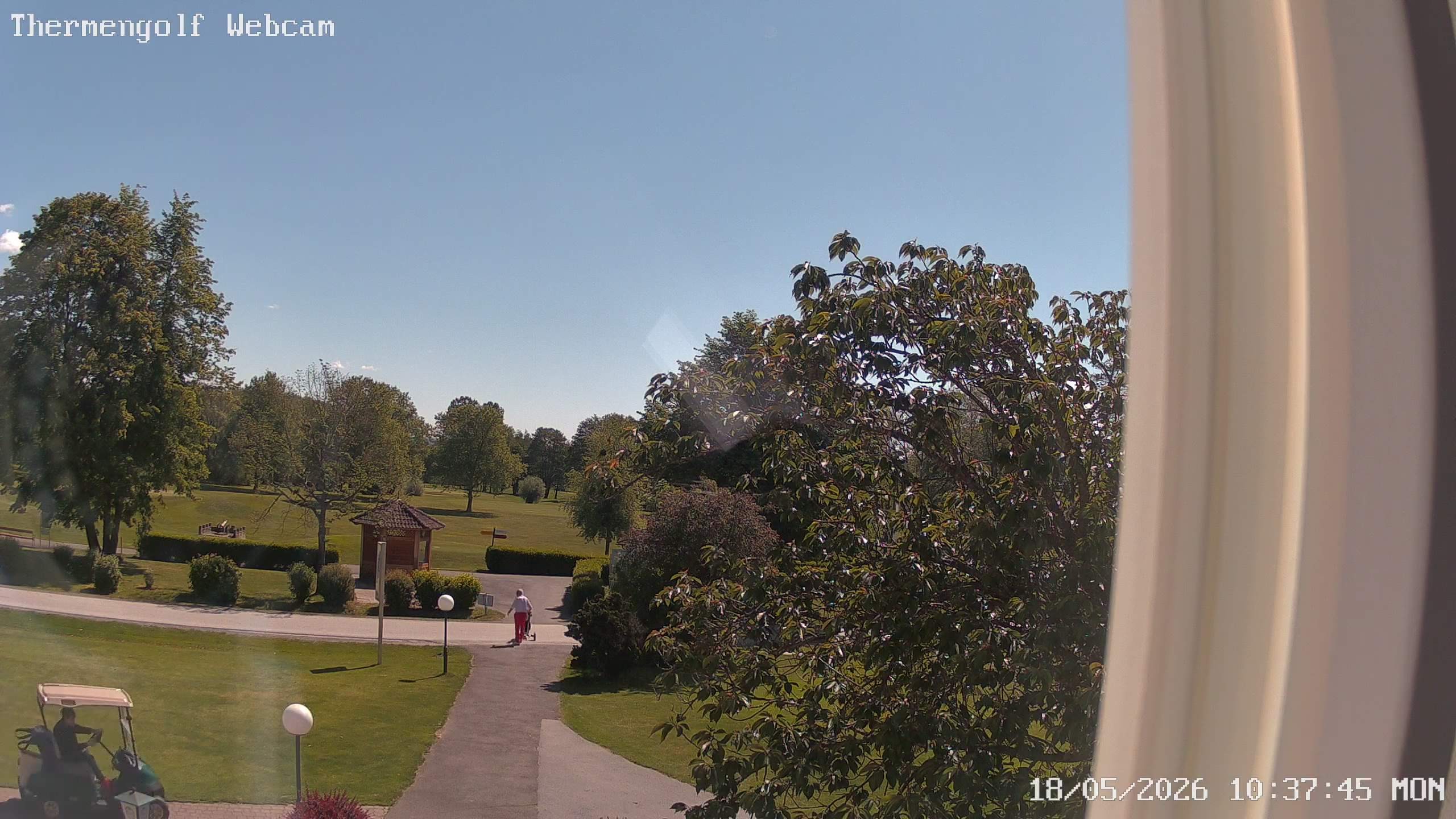 Archived image Webcam Loipersdorf: View Golf Course