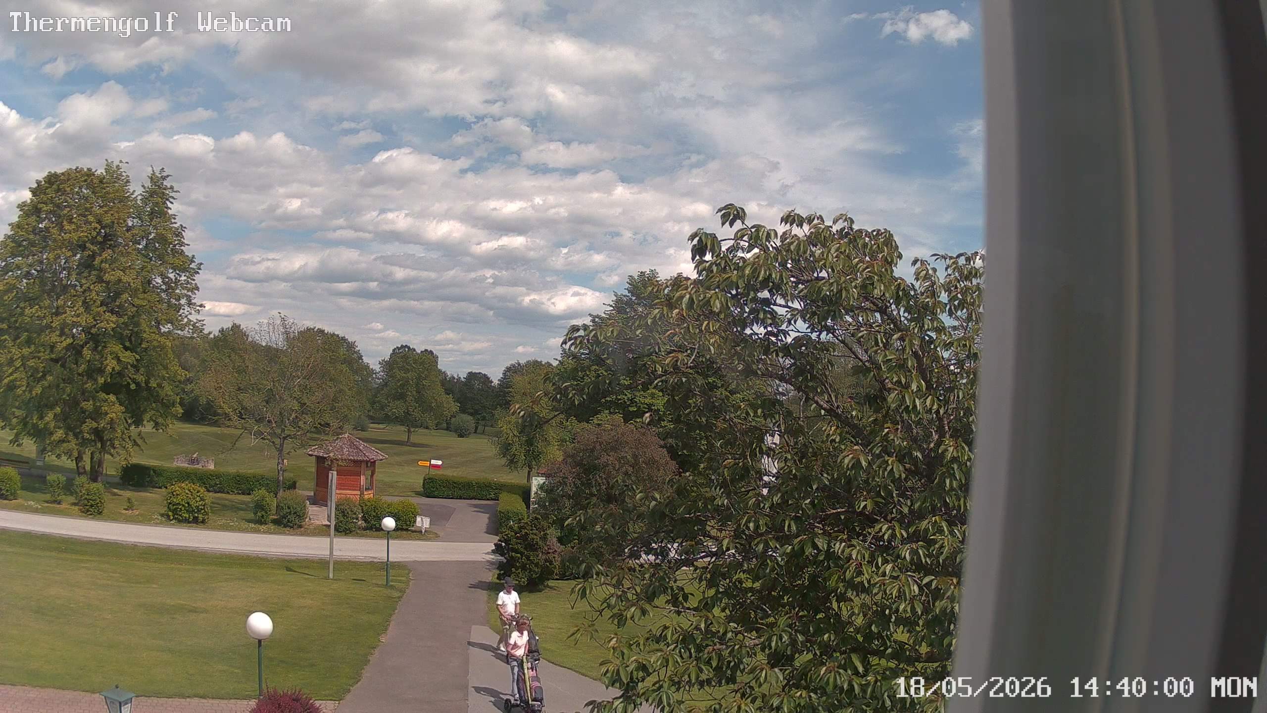 Archived image Webcam Loipersdorf: View Golf Course