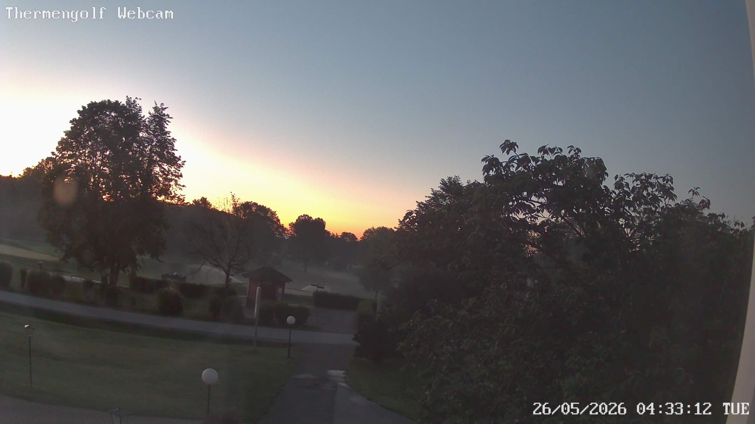 Archived image Webcam Loipersdorf: View Golf Course
