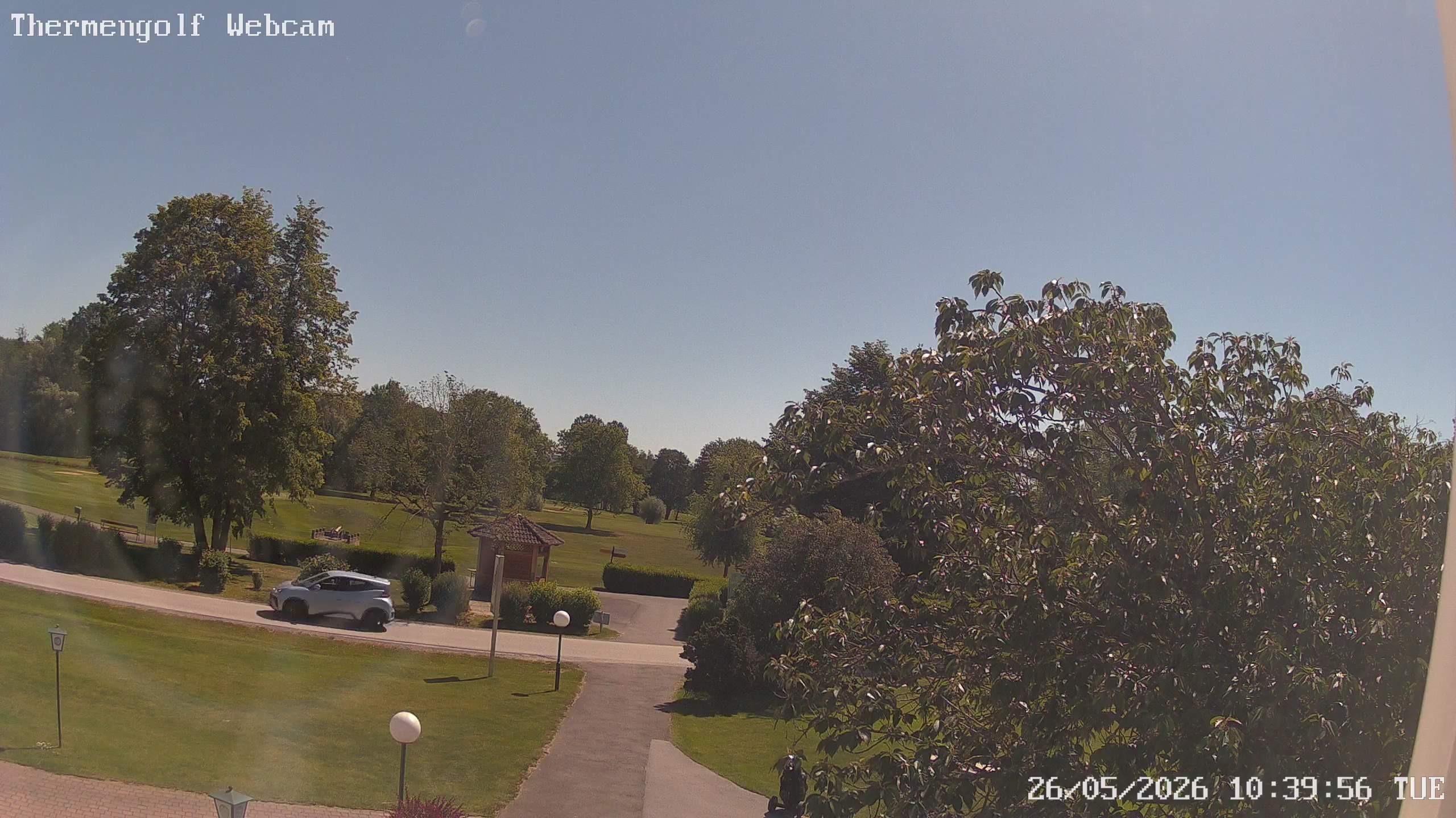 Archived image Webcam Loipersdorf: View Golf Course