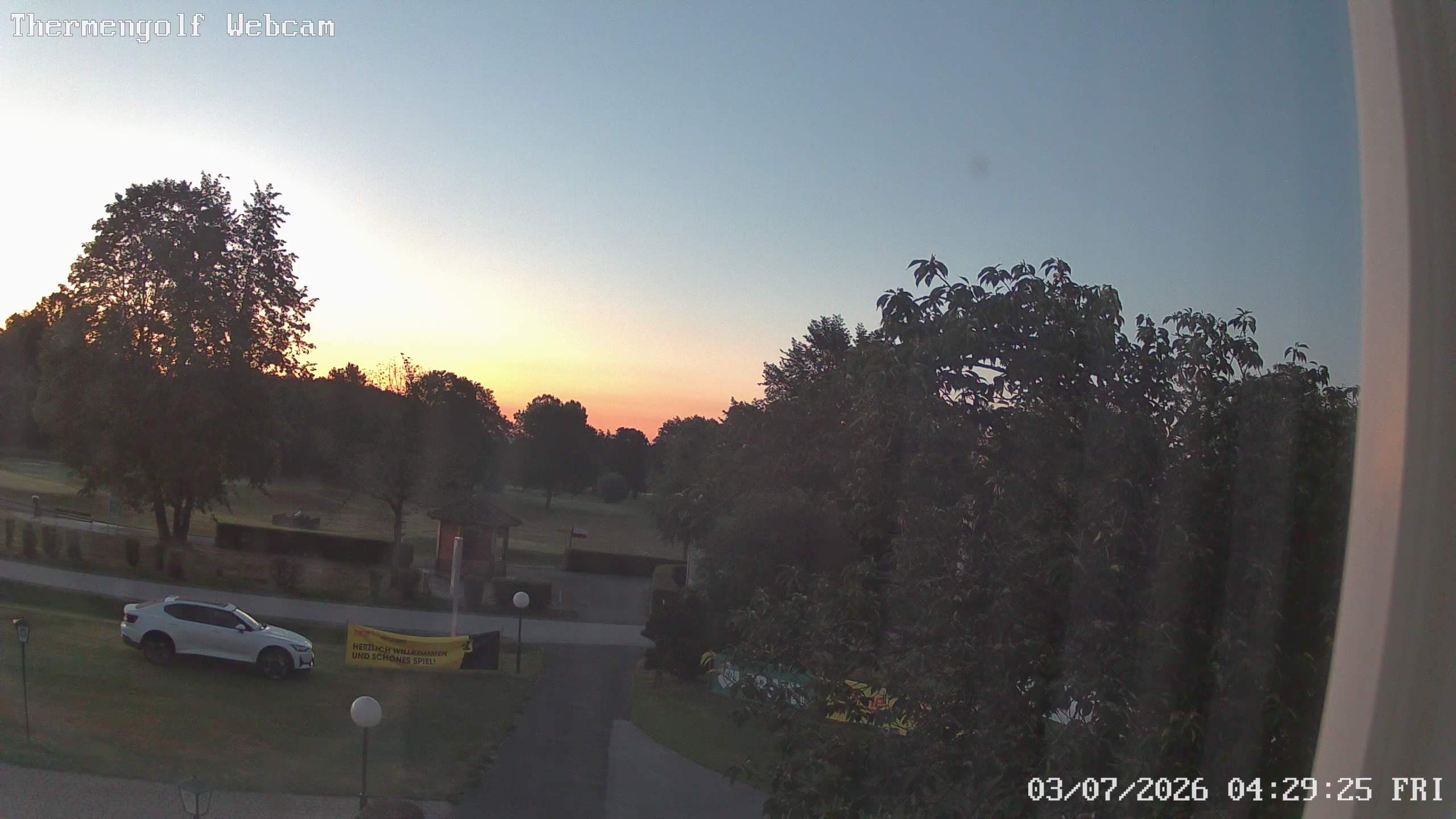 Archived image Webcam Loipersdorf: View Golf Course