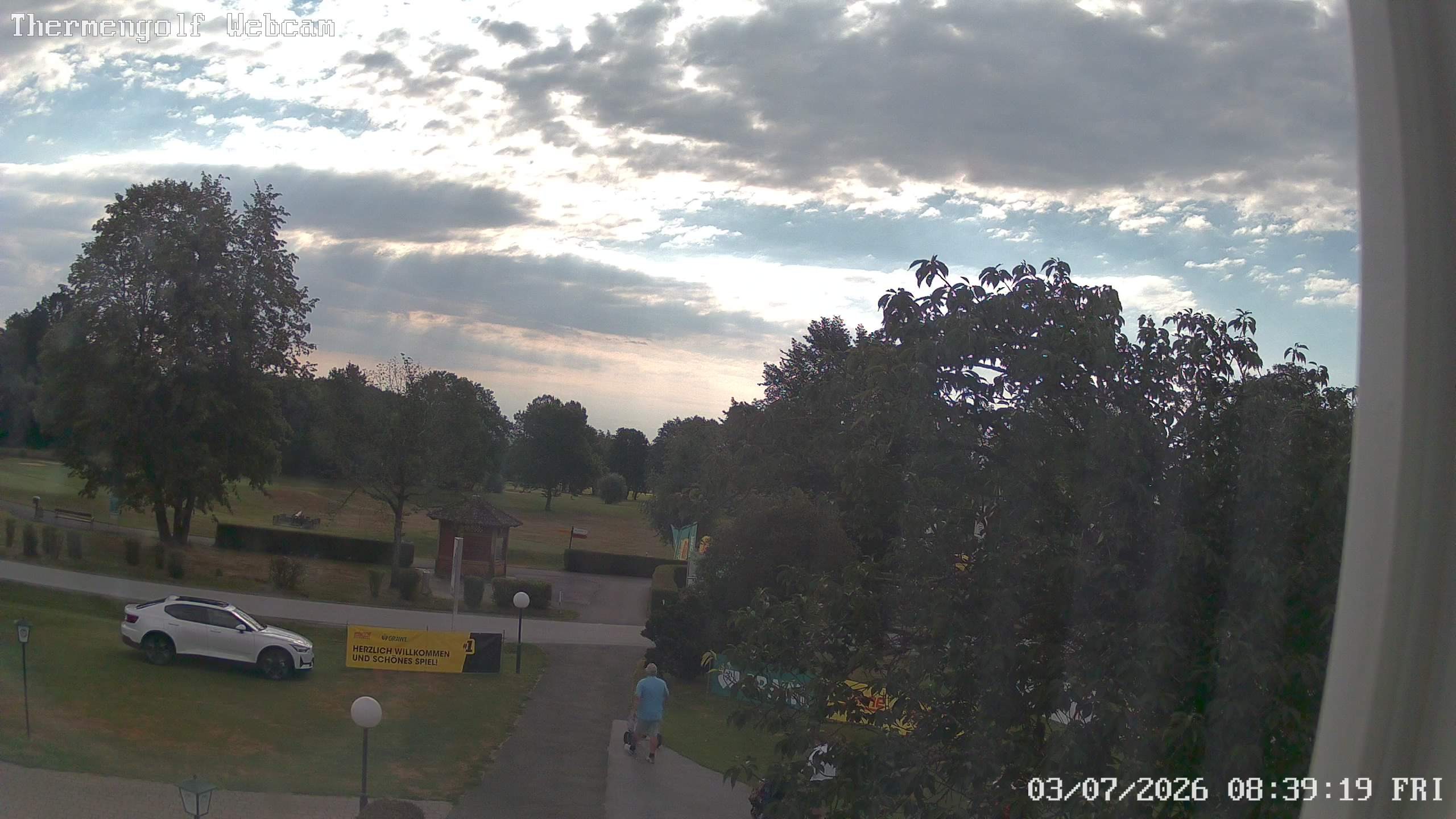 Archived image Webcam Loipersdorf: View Golf Course