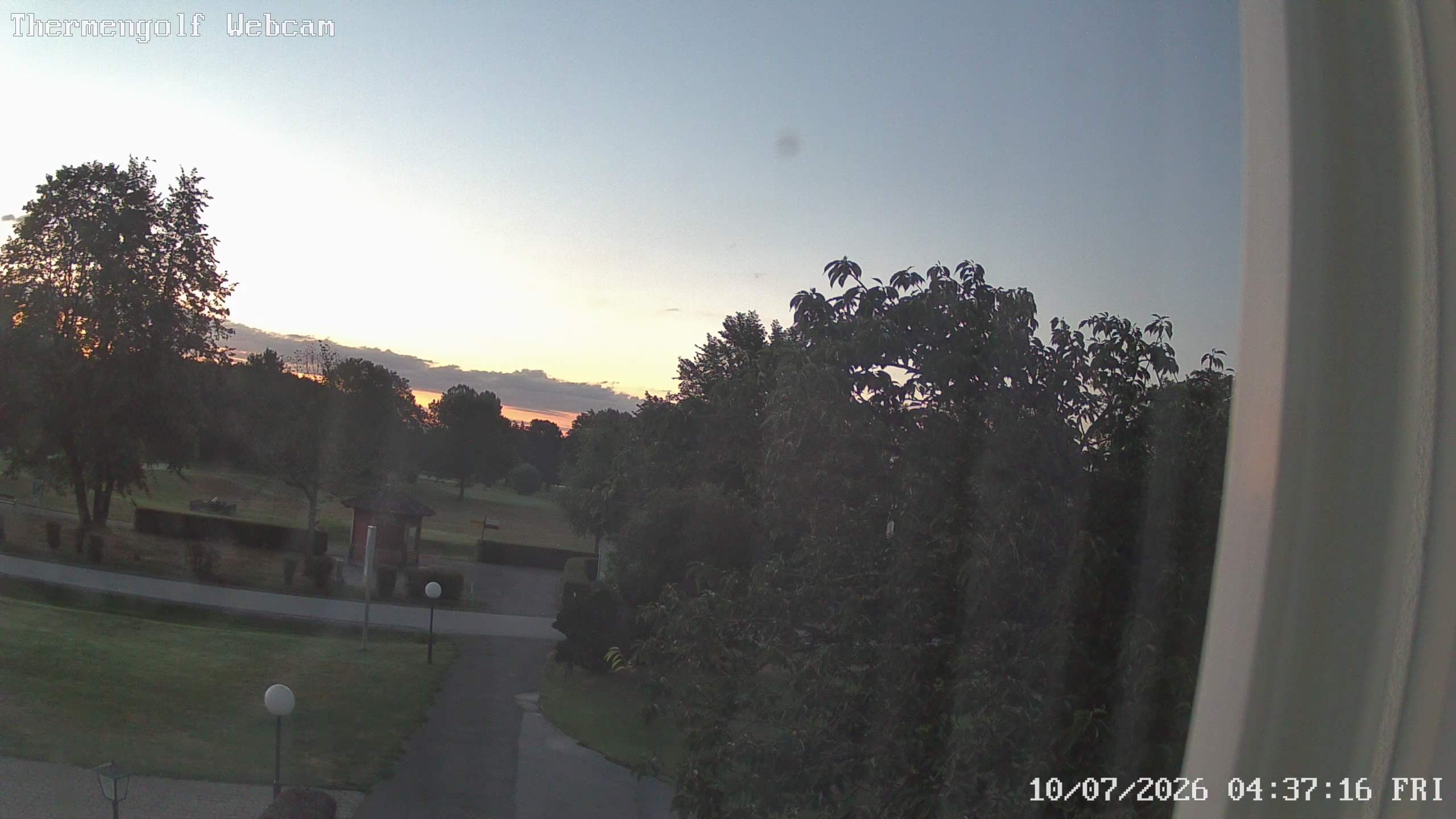 Archived image Webcam Loipersdorf: View Golf Course