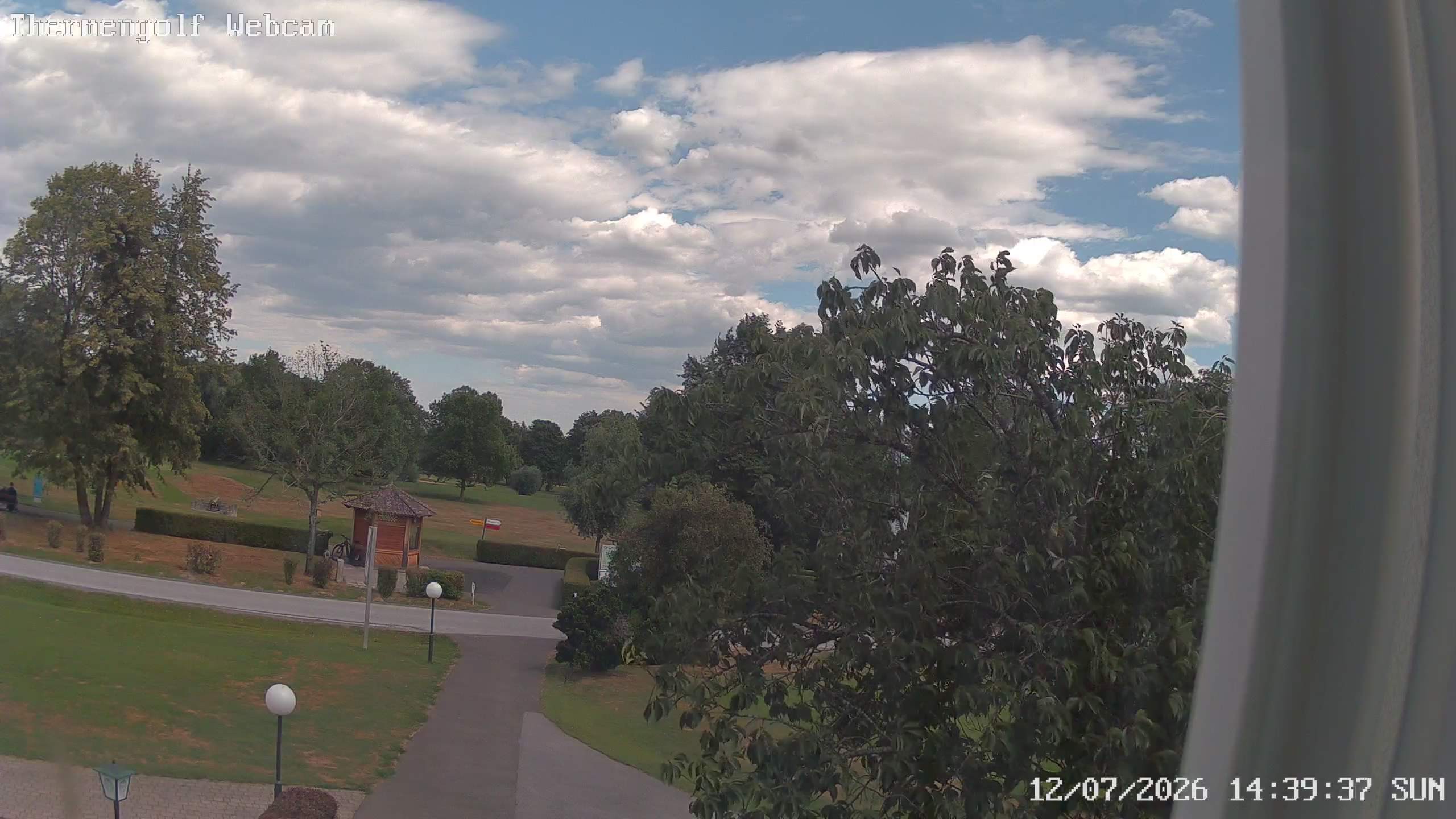 Archived image Webcam Loipersdorf: View Golf Course