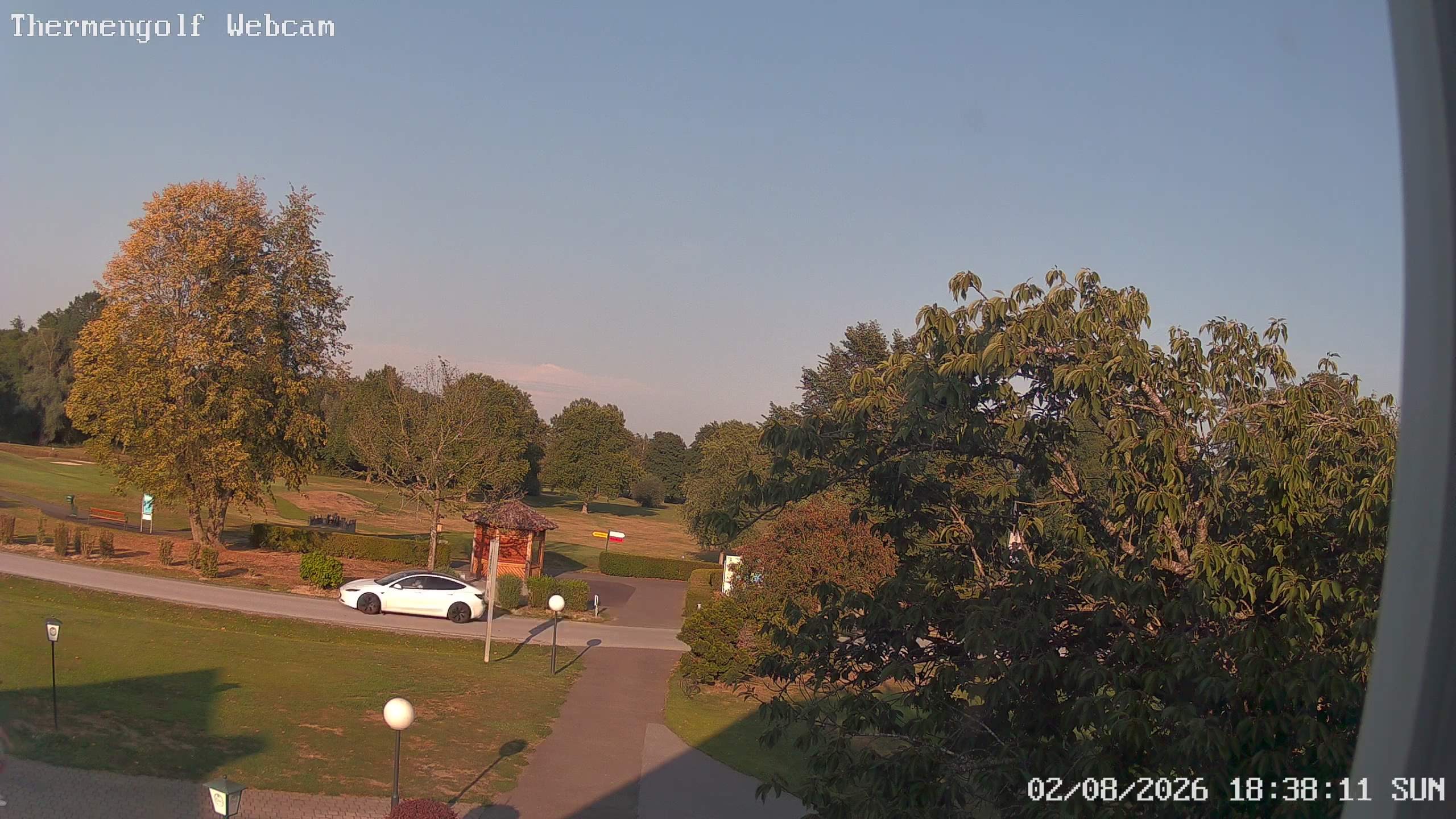 Archived image Webcam Loipersdorf: View Golf Course