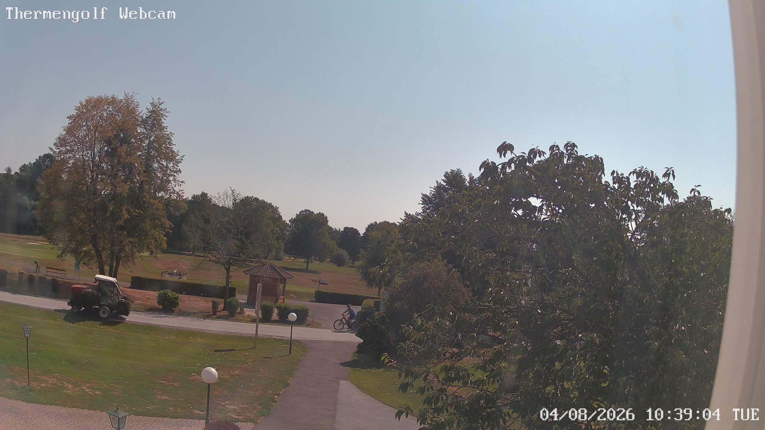 Archived image Webcam Loipersdorf: View Golf Course