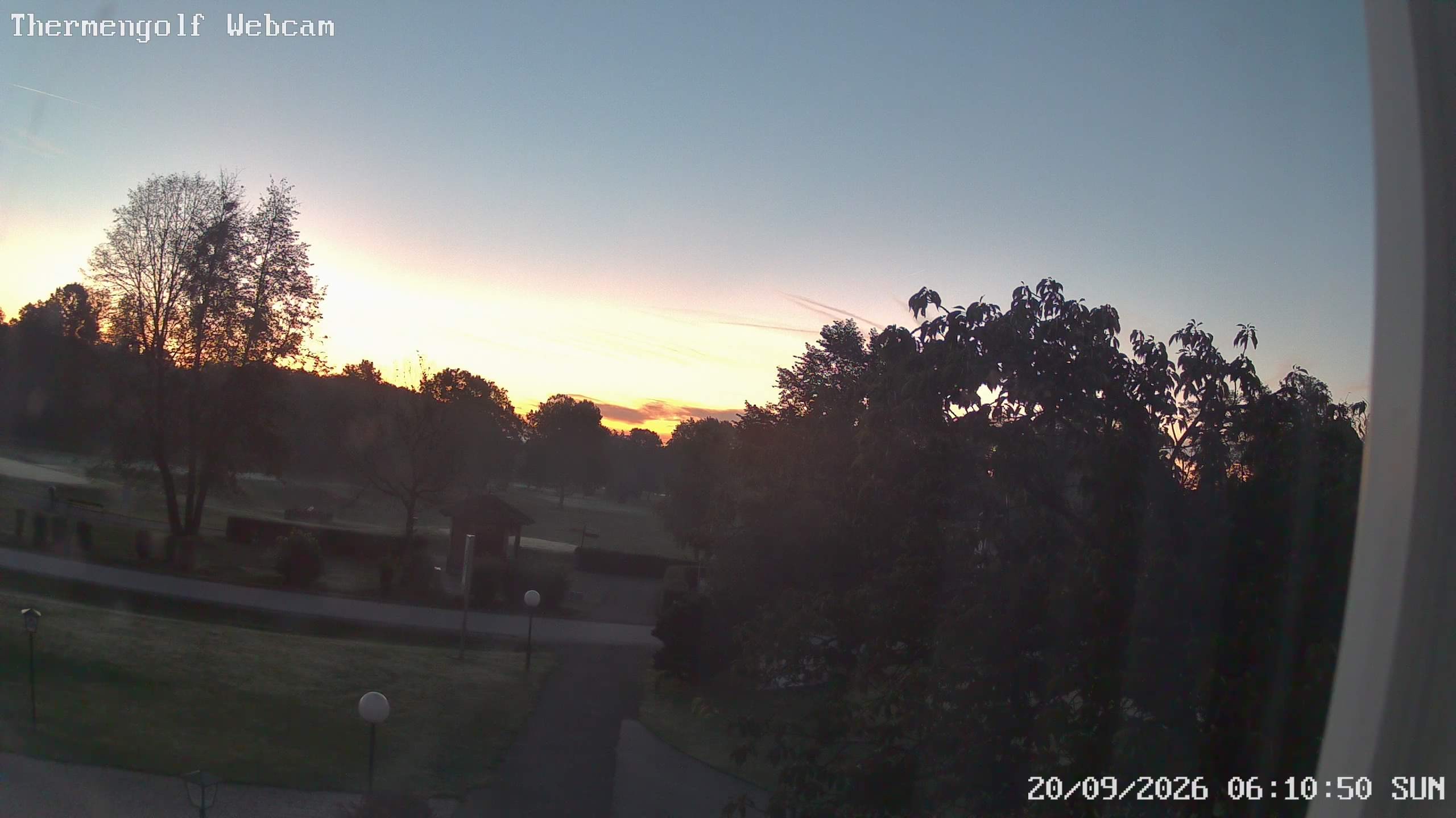 Archived image Webcam Loipersdorf: View Golf Course
