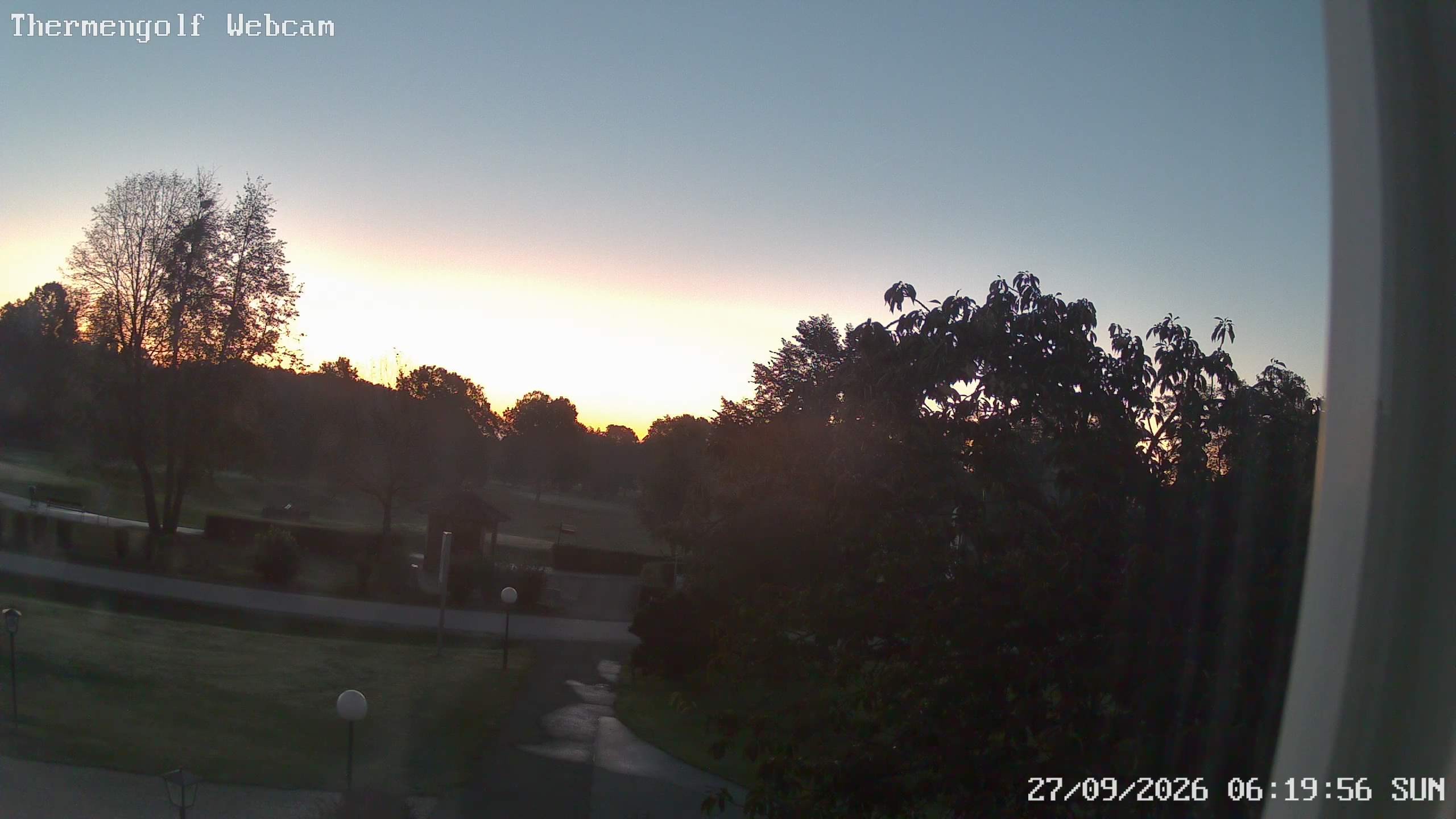 Archived image Webcam Loipersdorf: View Golf Course