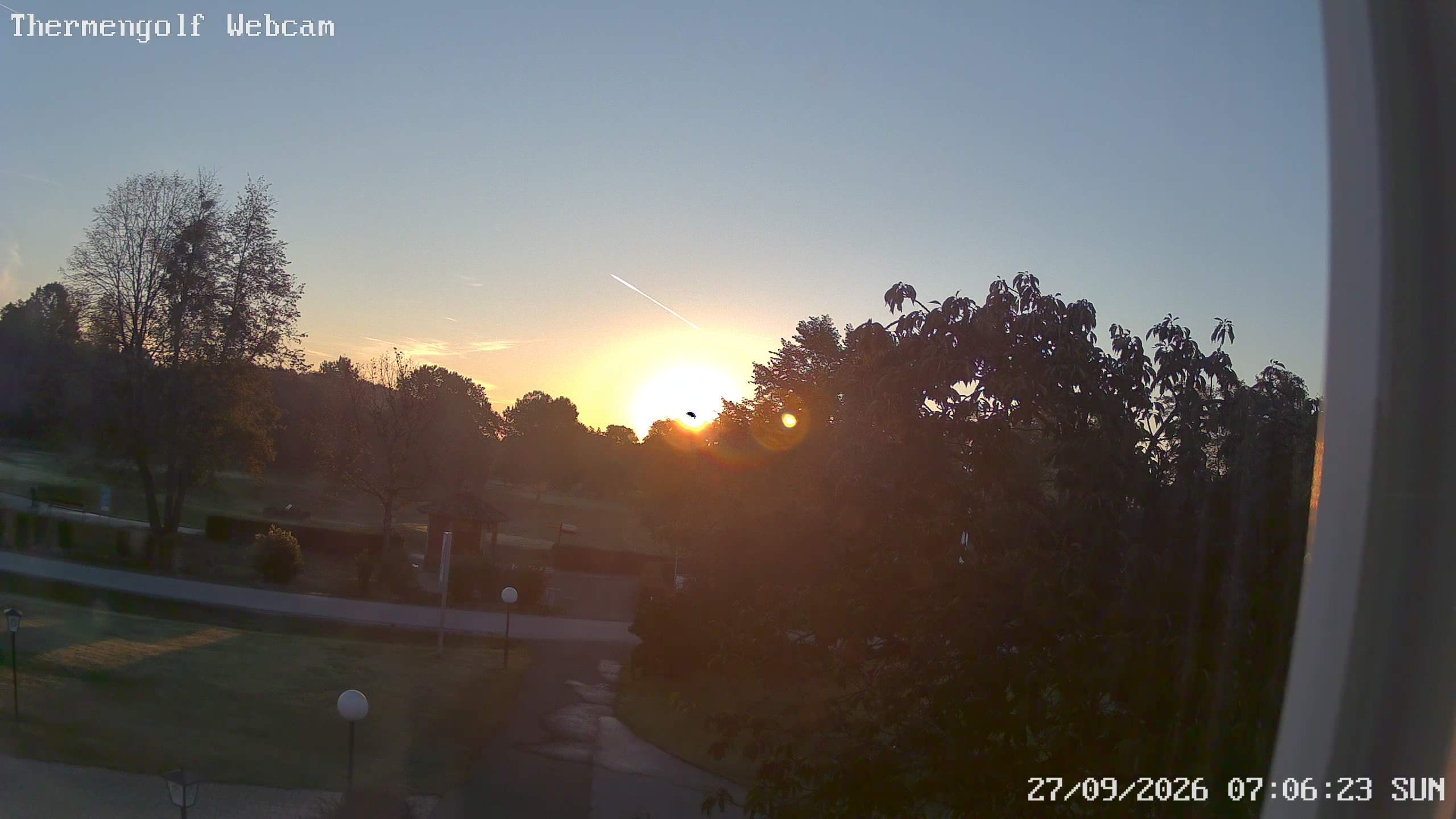 Archived image Webcam Loipersdorf: View Golf Course