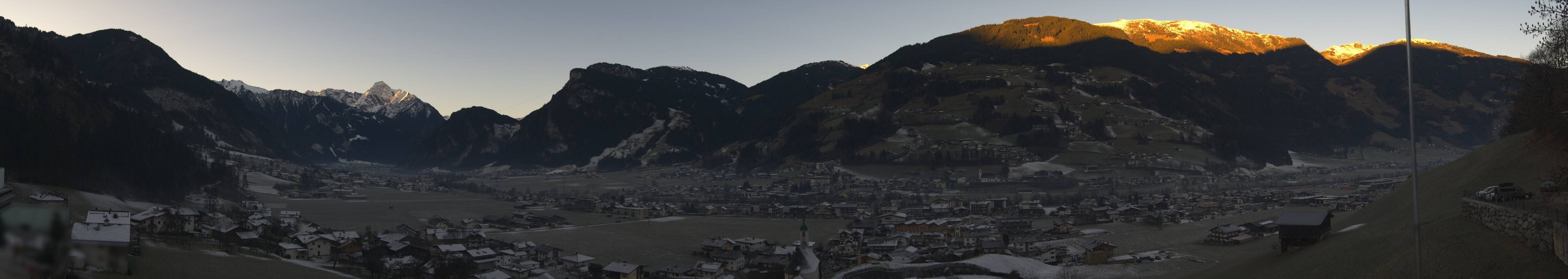 Archiv Foto Webcam Blick von Bichl auf Mayrhofen