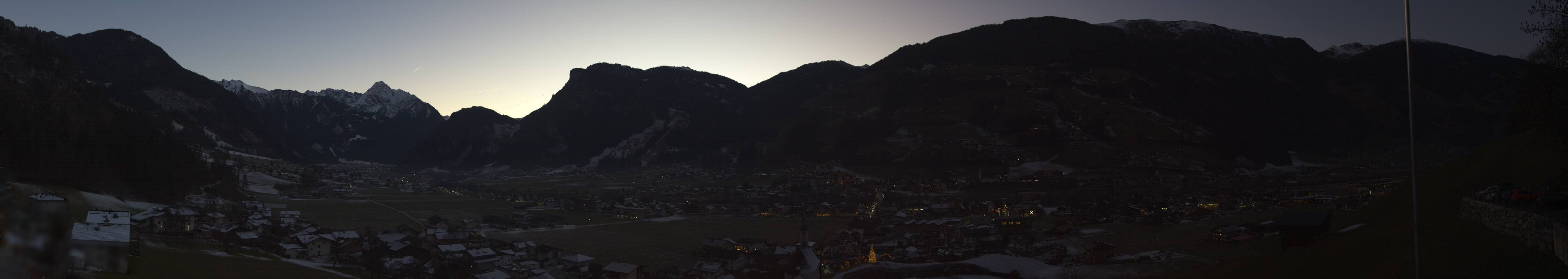 Archiv Foto Webcam Blick von Bichl auf Mayrhofen