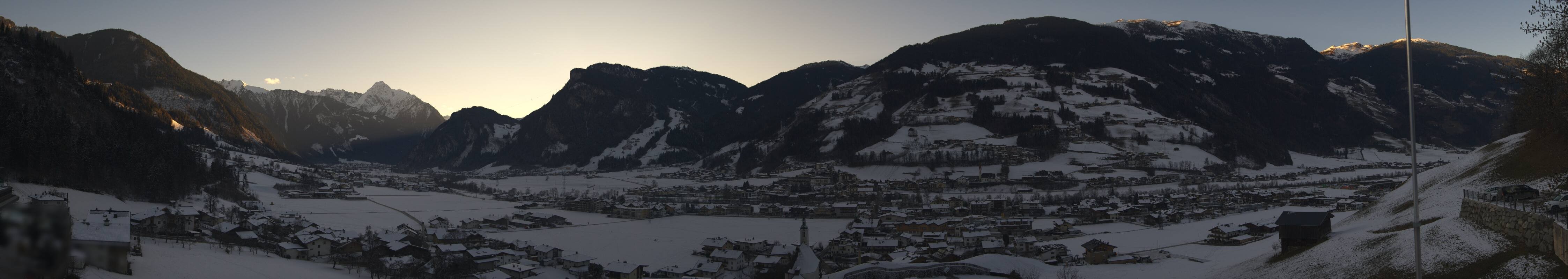 Archived image Webcam Panoramic View Mayrhofen