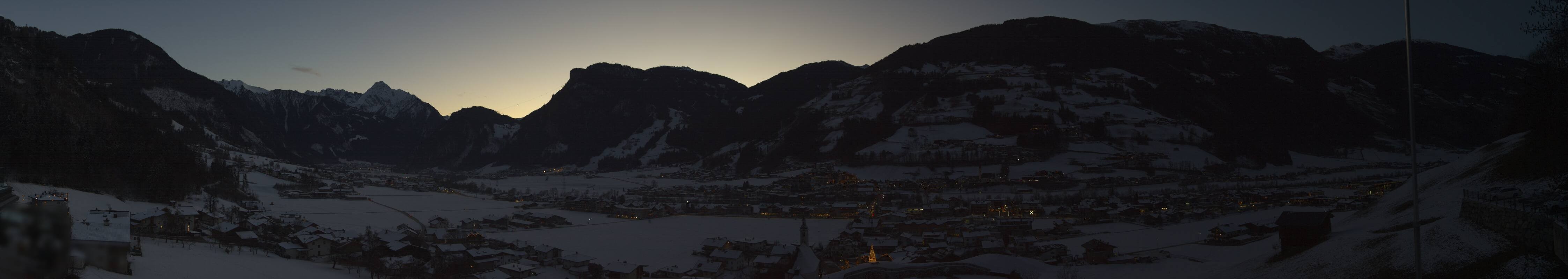 Archived image Webcam Panoramic View Mayrhofen