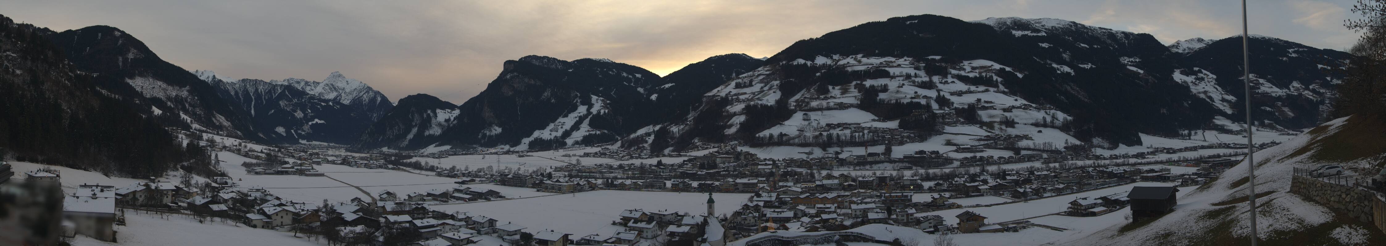 Archived image Webcam Panoramic View Mayrhofen