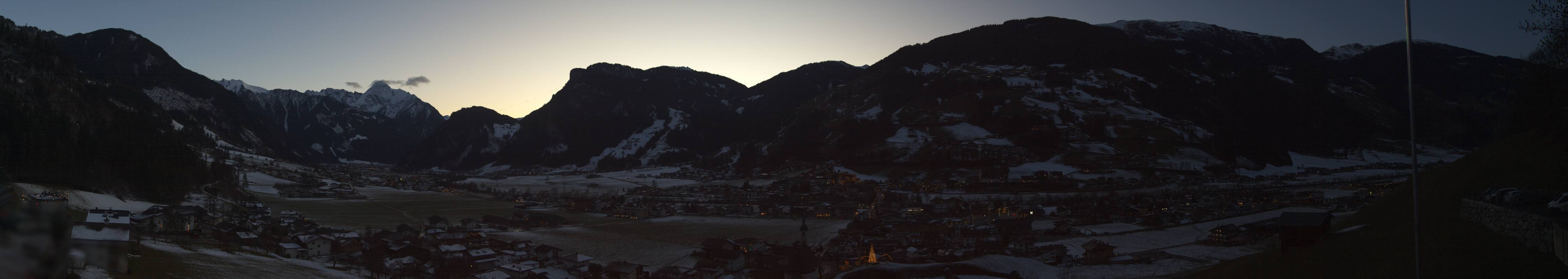 Archiv Foto Webcam Blick von Bichl auf Mayrhofen