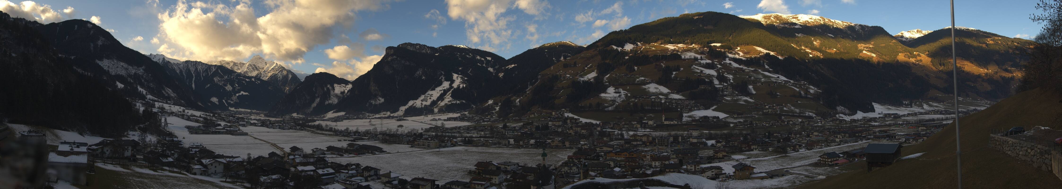 Archived image Webcam Panoramic View Mayrhofen