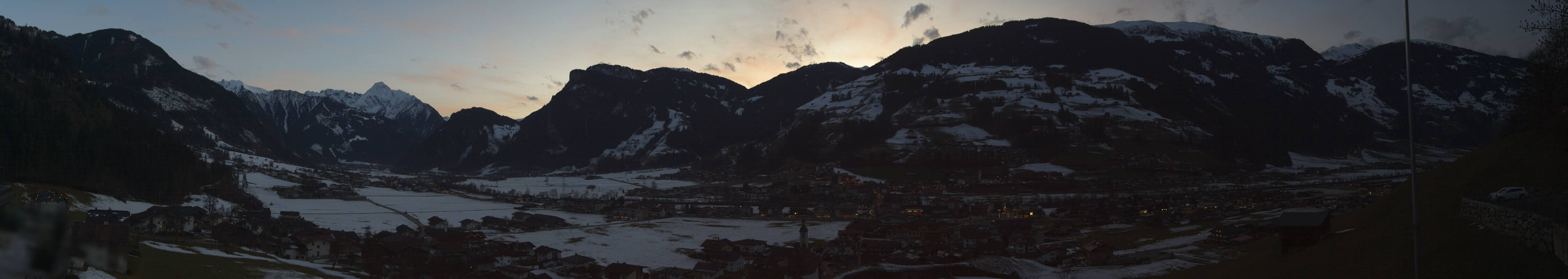 Archiv Foto Webcam Blick von Bichl auf Mayrhofen