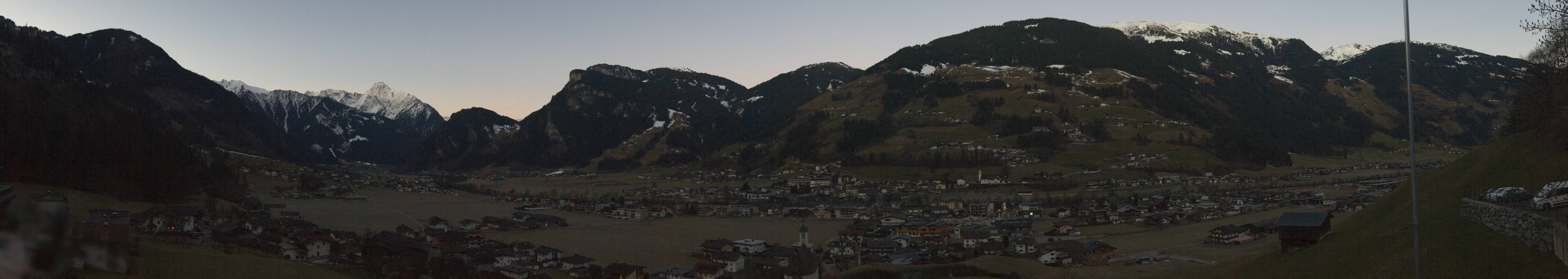 Archiv Foto Webcam Blick von Bichl auf Mayrhofen