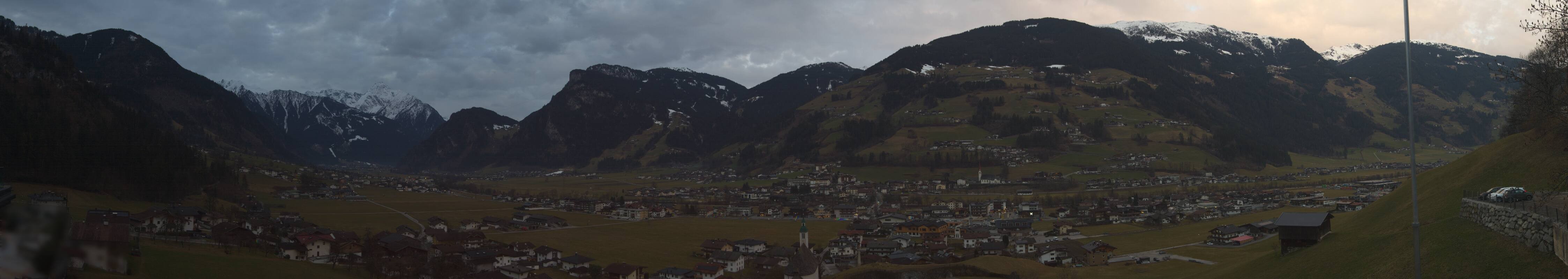 Archived image Webcam Panoramic View Mayrhofen
