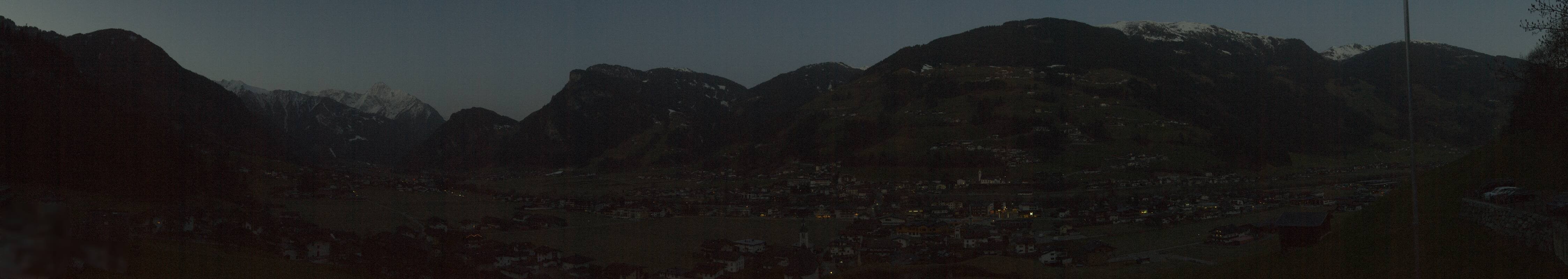 Archiv Foto Webcam Blick von Bichl auf Mayrhofen