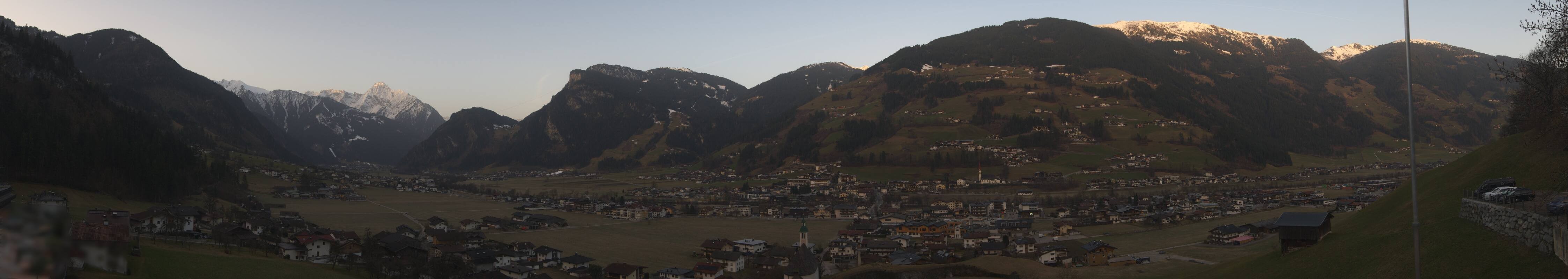 Archiv Foto Webcam Blick von Bichl auf Mayrhofen