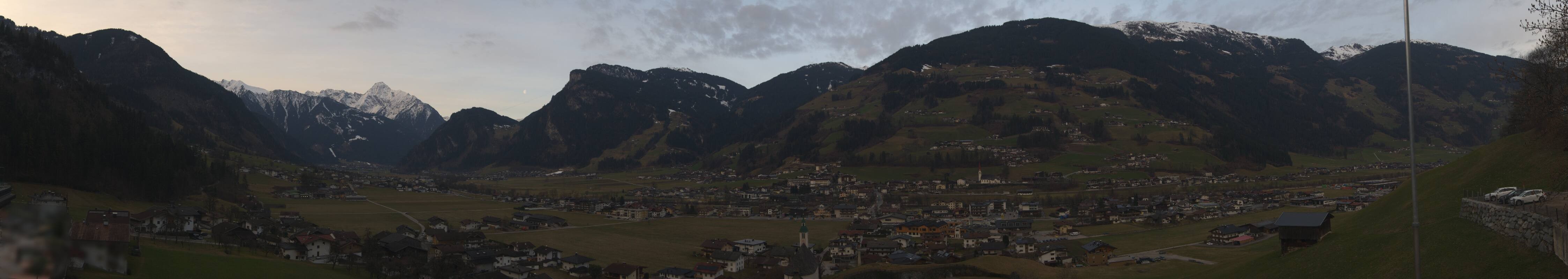 Archiv Foto Webcam Blick von Bichl auf Mayrhofen