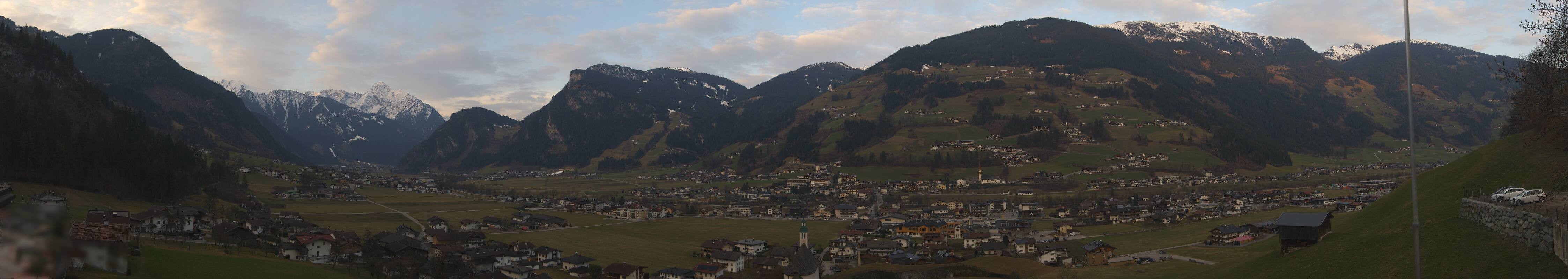 Archiv Foto Webcam Blick von Bichl auf Mayrhofen