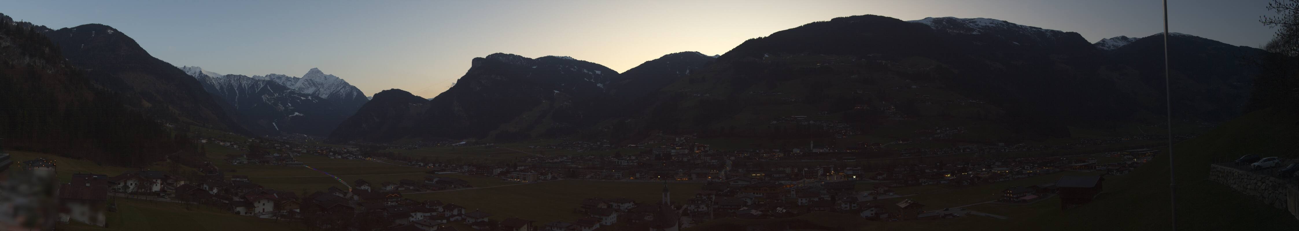 Archiv Foto Webcam Blick von Bichl auf Mayrhofen
