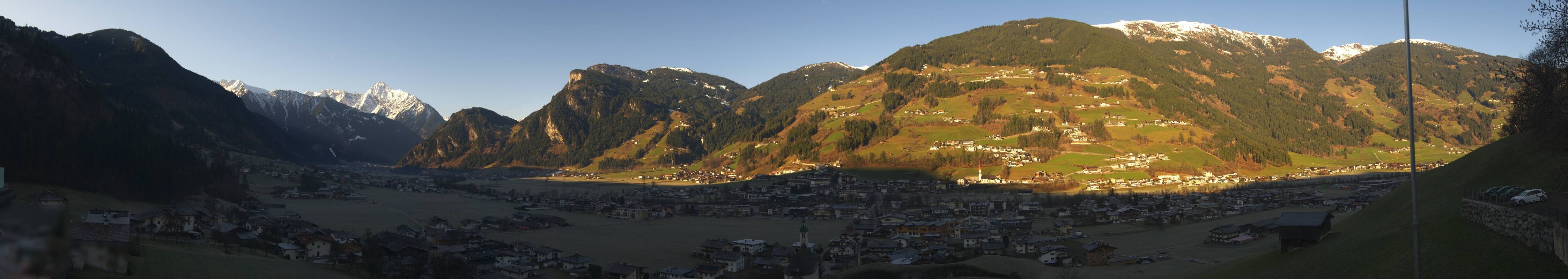 Archived image Webcam Panoramic View Mayrhofen